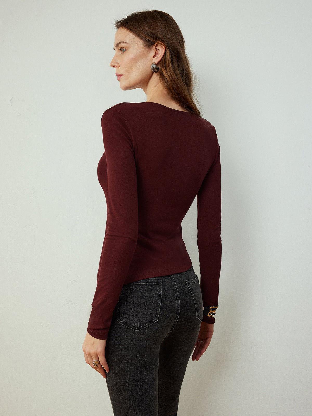 Degaj Yaka Metal Detaylı Dar Bluz