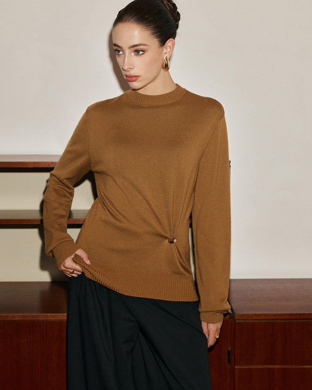 Yün Karışımlı Metal Düğüm Detaylı Kazak