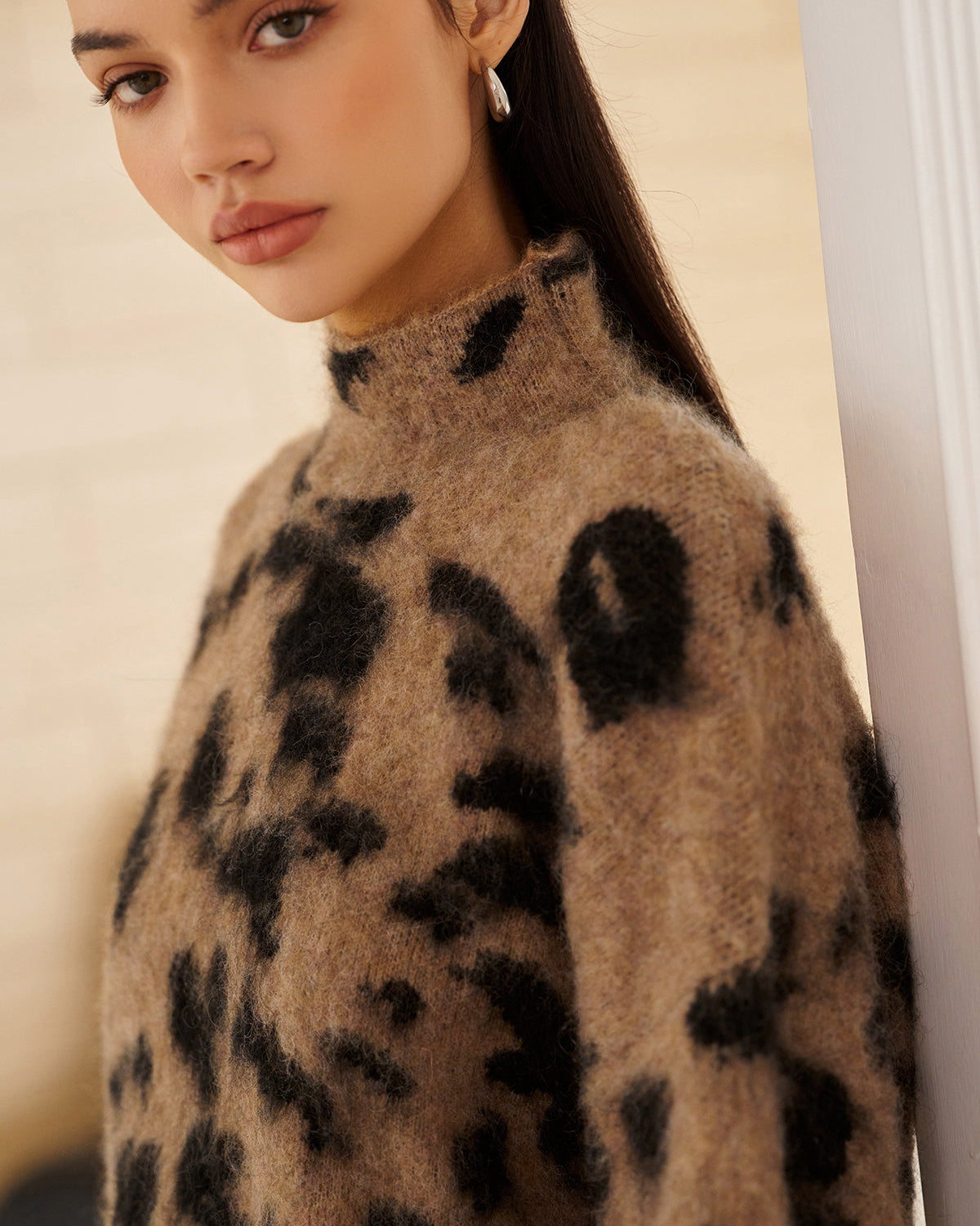 Yün Karışımlı Leopar Desenli Tüylü Kazak