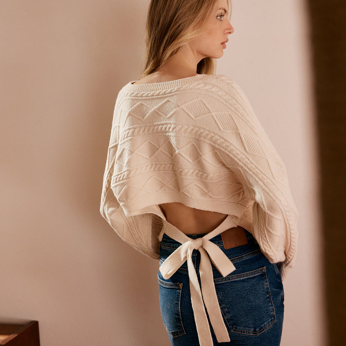 Bağlamalı Arkası Açık Örgü Triko