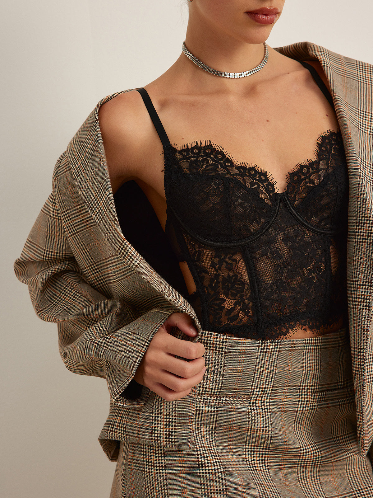 Dantel Detaylı Şeffaf Kısa Korsaj