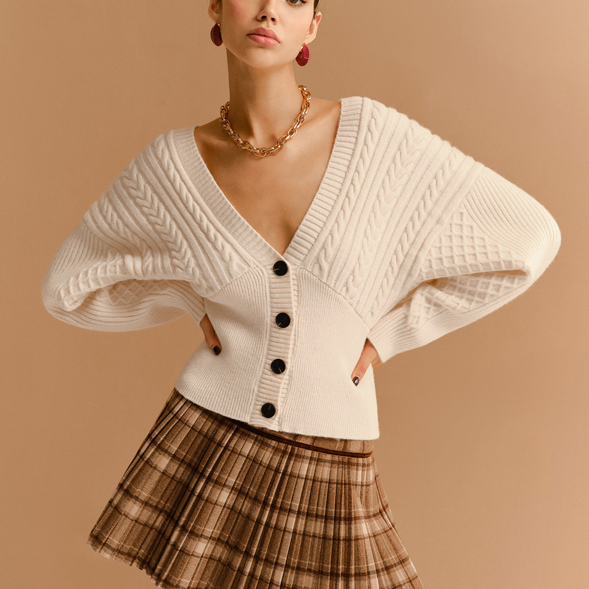 V Yaka Büzgülü Bel Burgulu Düğmeli Hırka