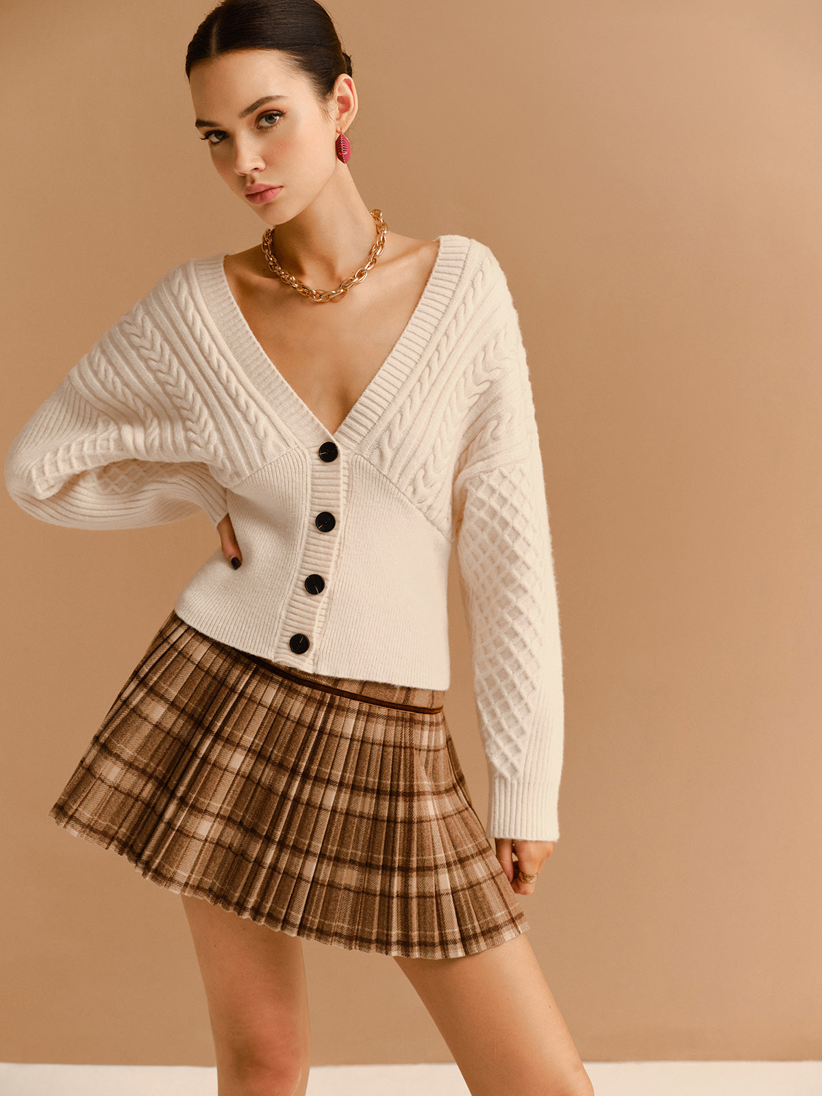 V Yaka Büzgülü Bel Burgulu Düğmeli Hırka