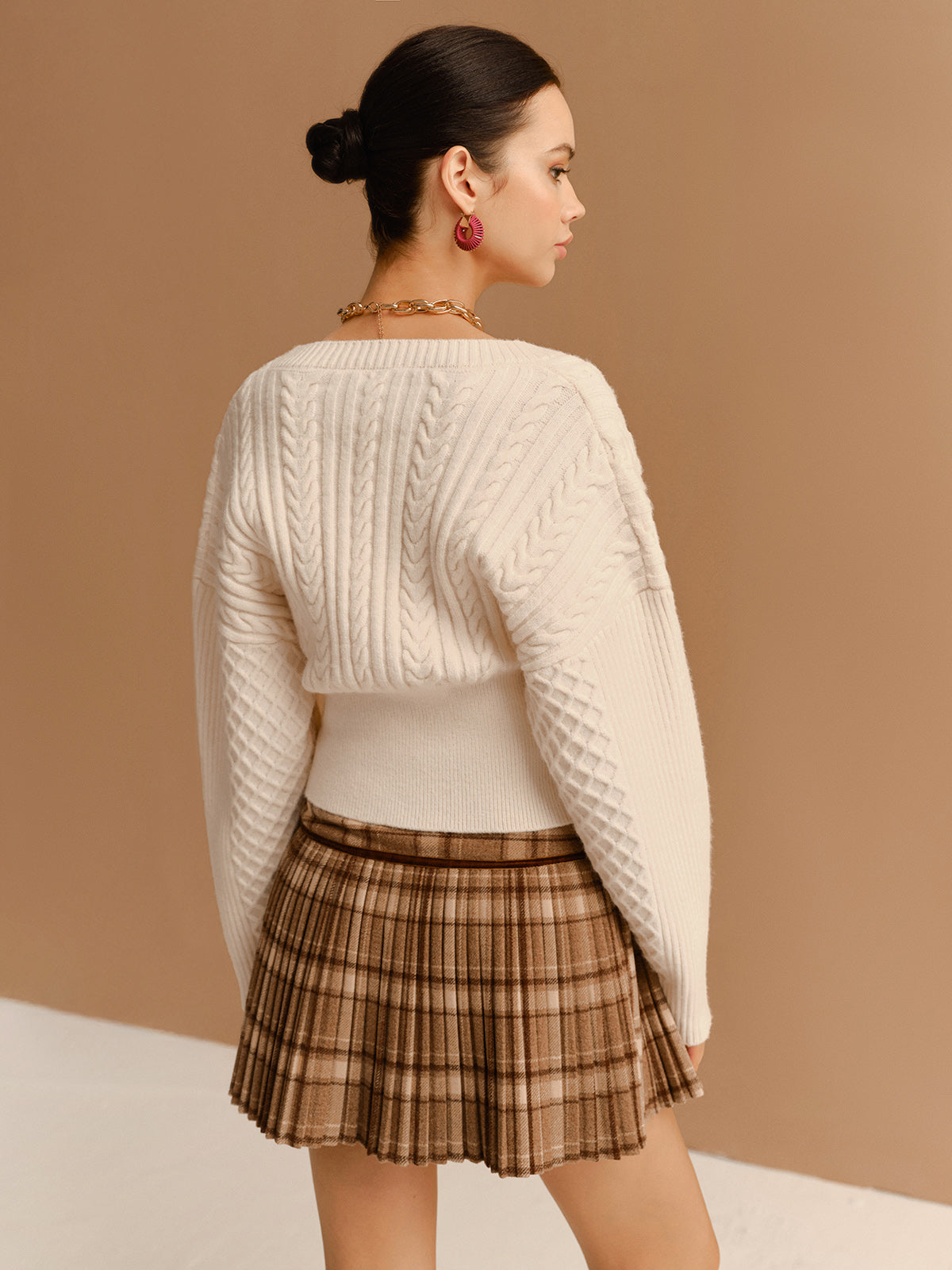 V Yaka Büzgülü Bel Burgulu Düğmeli Hırka