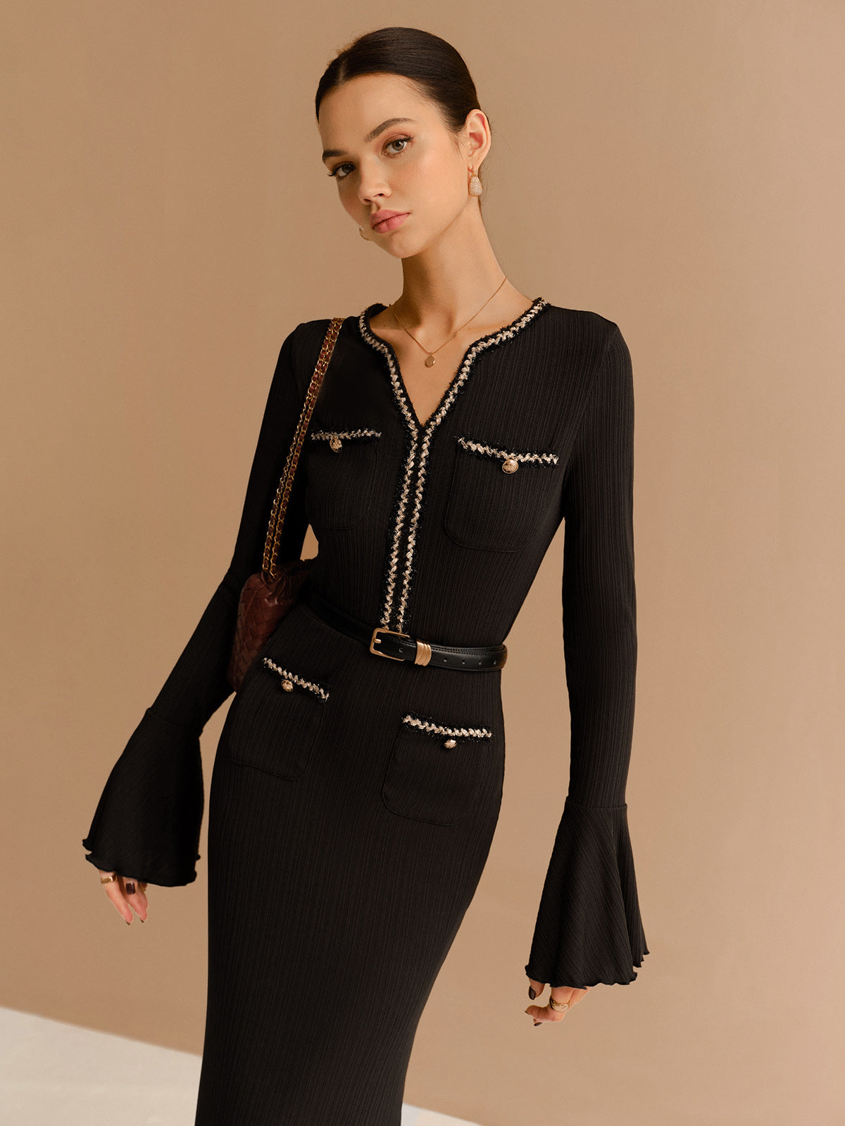 Zarif Kontrast Biyeli Fırfırlı Dar Elbise (Kemersiz)