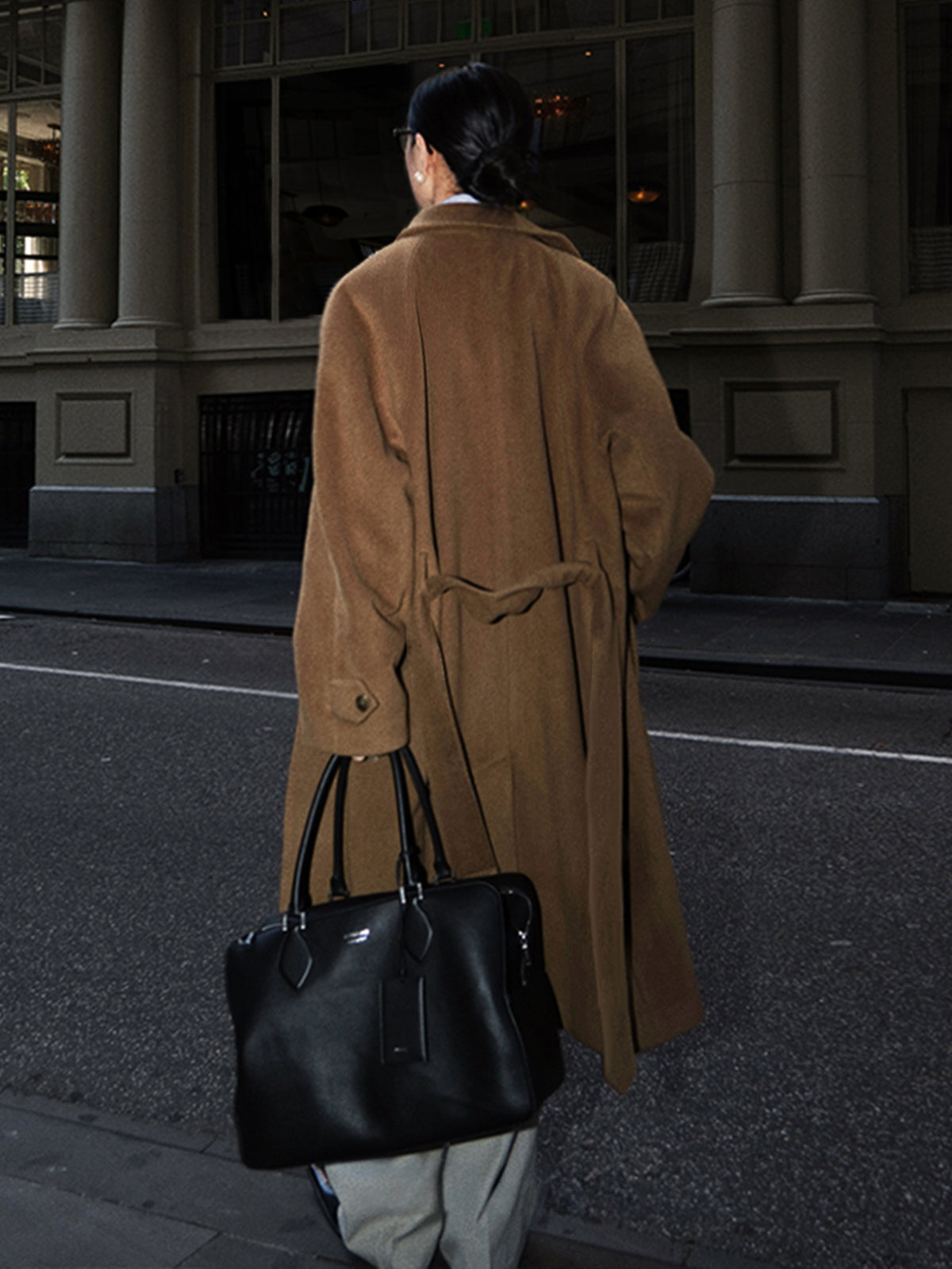 Düğmeli Kemerli Yaka Detaylı Uzun Kaban