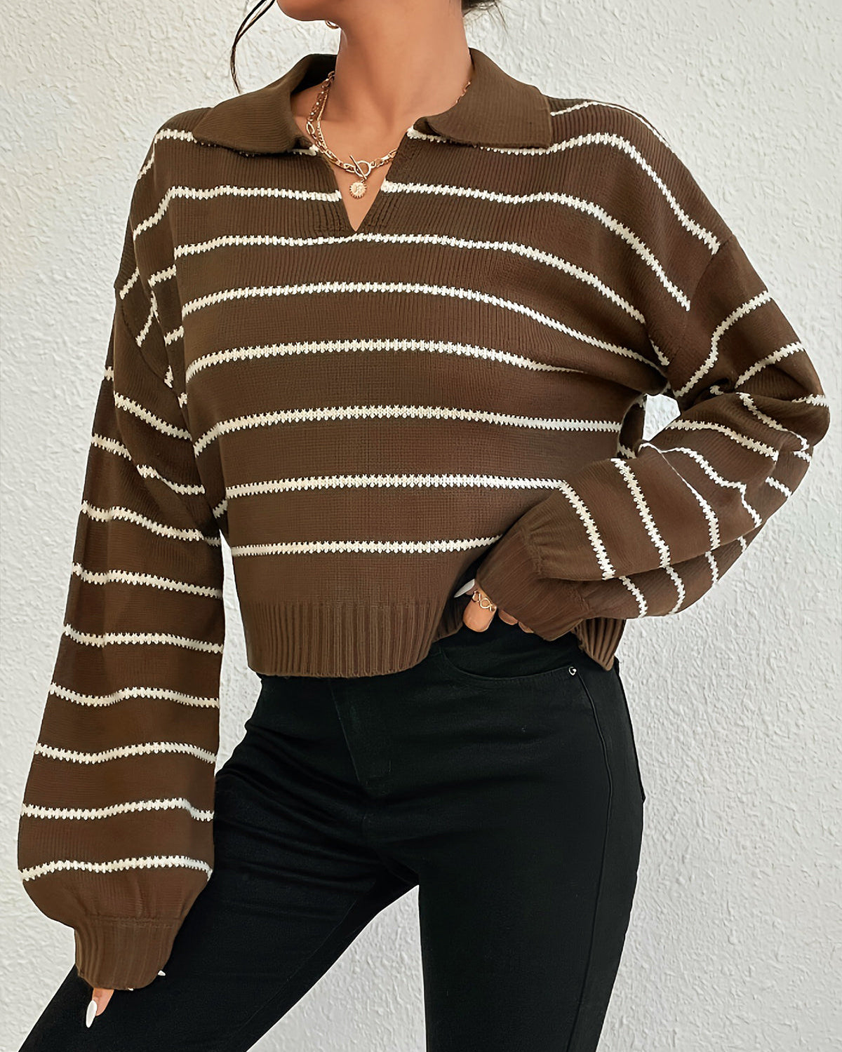 Kontrast Çizgili Yaka Kısa Kazak