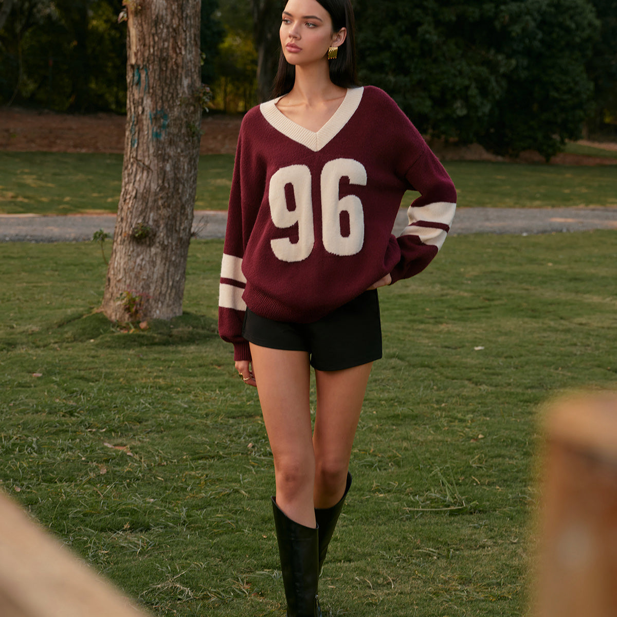 V Yaka Kontrast Biye Detaylı Triko Kazak