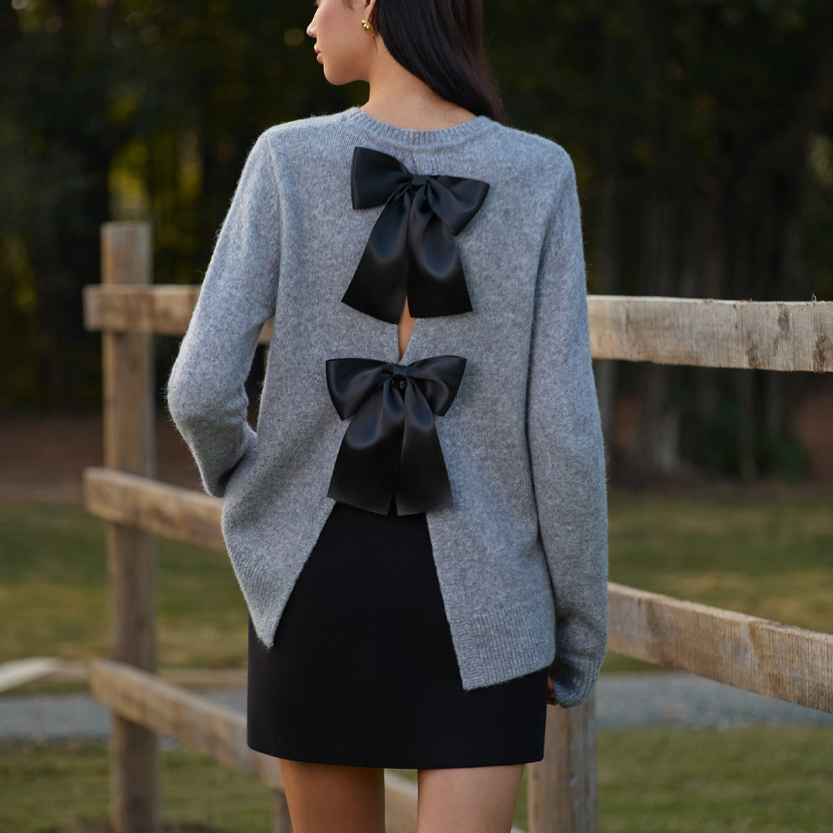 Bisiklet Yaka Fiyonk Detaylı Triko Kazak