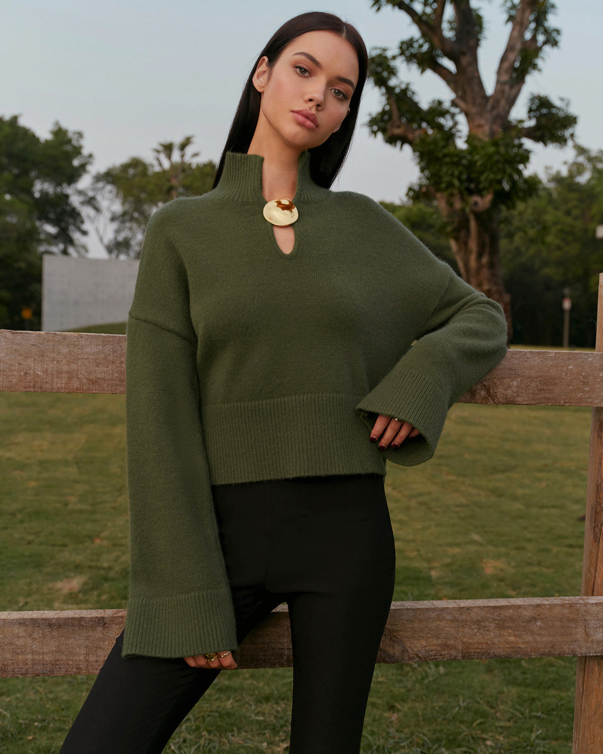 Yarım Balıkçı Yaka Metal Detaylı Kısa Triko Kazak