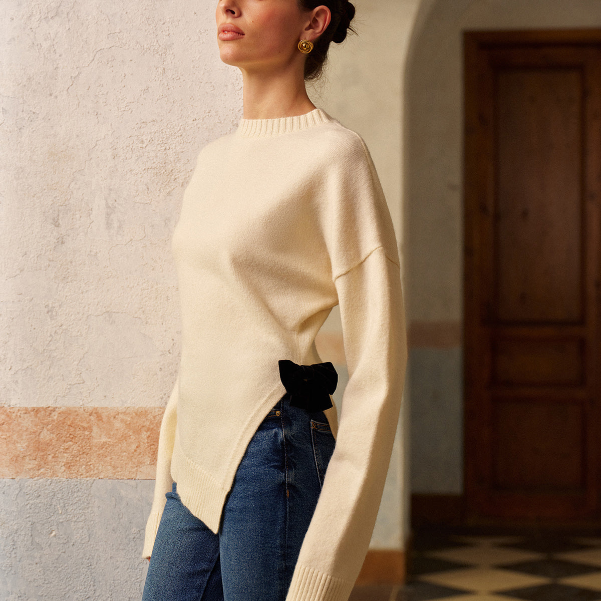 Fiyonk Detaylı Yüksek Esnek Yırtmaçlı Triko Kazak