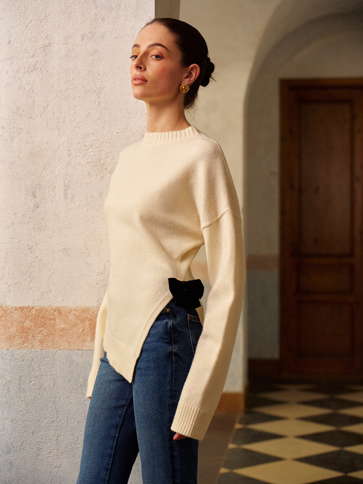 Fiyonk Detaylı Yüksek Esnek Yırtmaçlı Triko Kazak