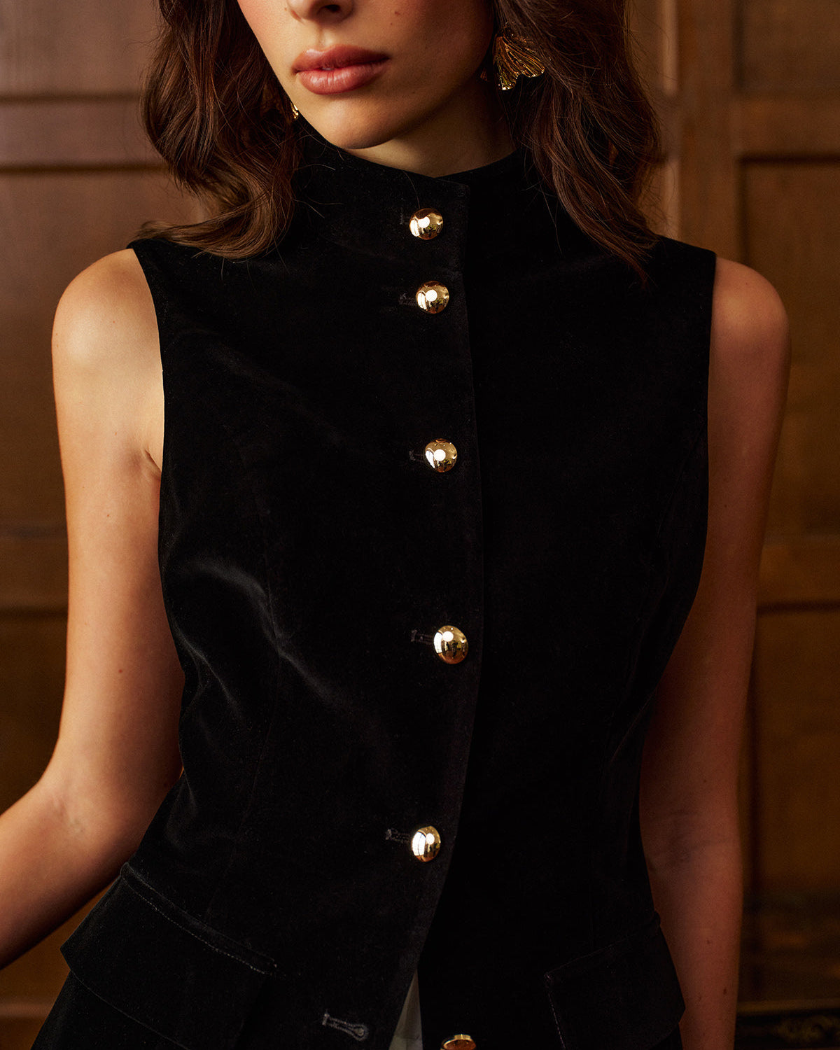 Düğme Detaylı Yırtmaçlı Kadife Bluz ve Şifon Etek Takımı