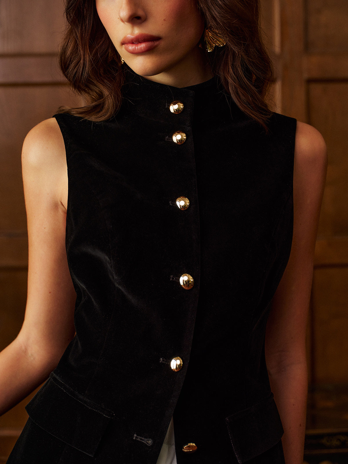 Düğme Detaylı Yırtmaçlı Kadife Bluz ve Şifon Etek Takımı