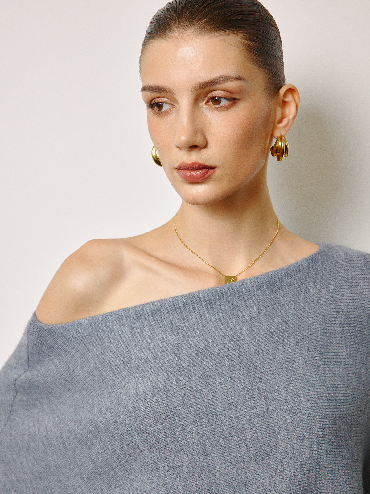 Oversize Asimetrik Yaka Kuzu Kollu Triko Kazak