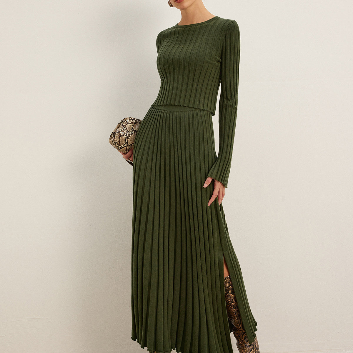 Marul Kenarlı Yivli Kısa Kazak