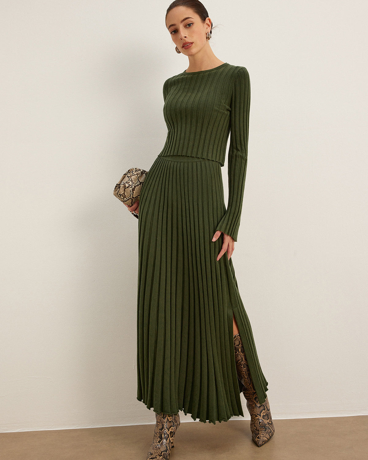 Marul Kenarlı Yivli Kısa Kazak