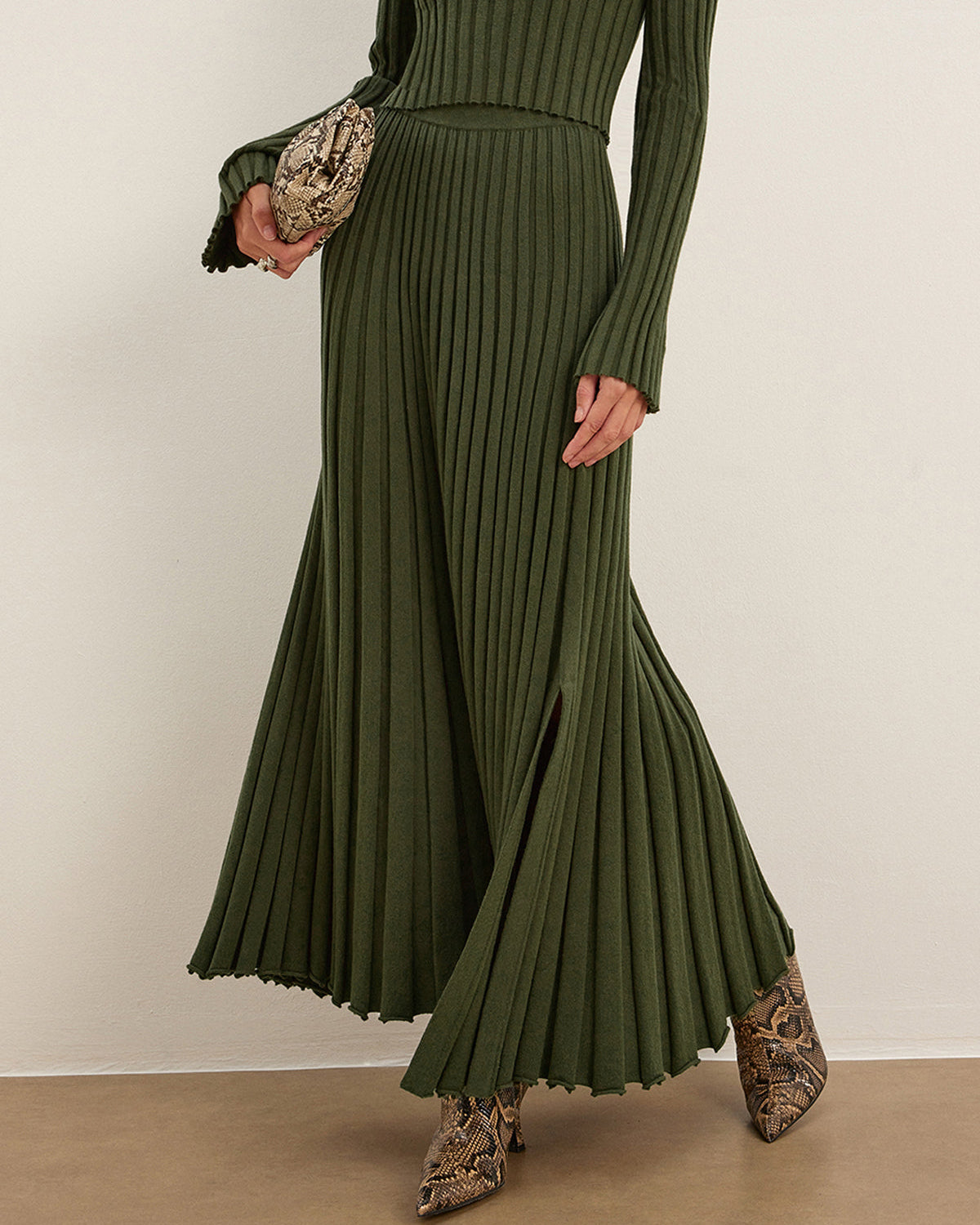 Dalgalı Kenarlı Pileli Triko Etek Seti