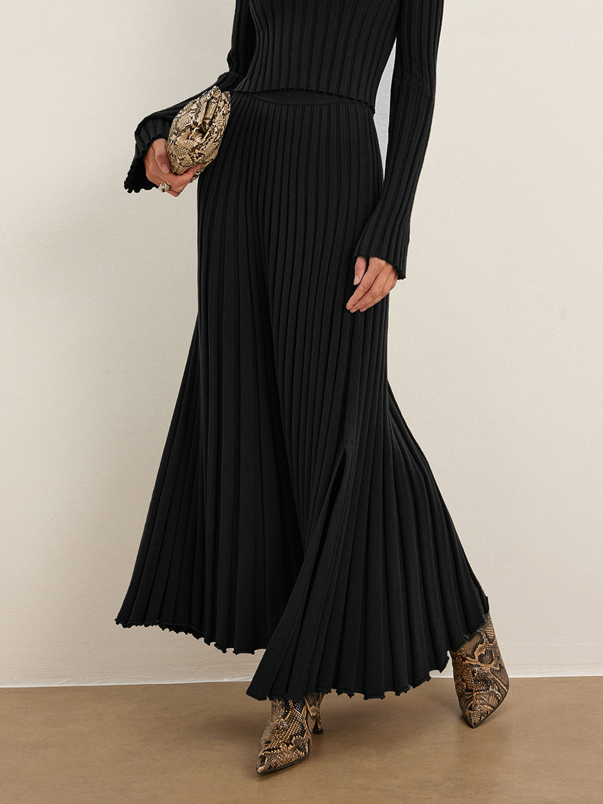 Dalgalı Kenarlı Pileli Triko Etek Seti