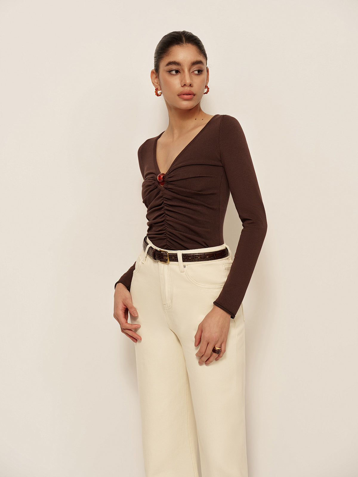 V Yaka Dekolteli Pileli Dar Kesim Triko Bluz