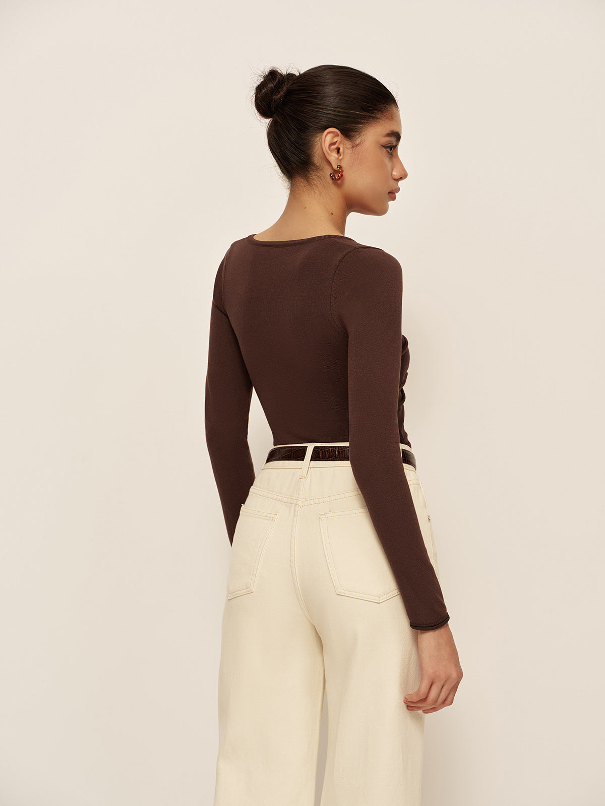 V Yaka Dekolteli Pileli Dar Kesim Triko Bluz