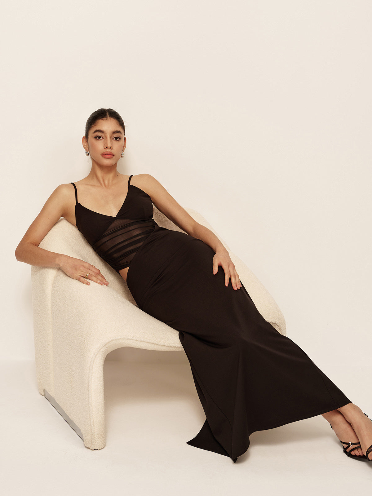 Yarı Şeffaf Derin V Yaka Asimetrik Büzgülü Elbise