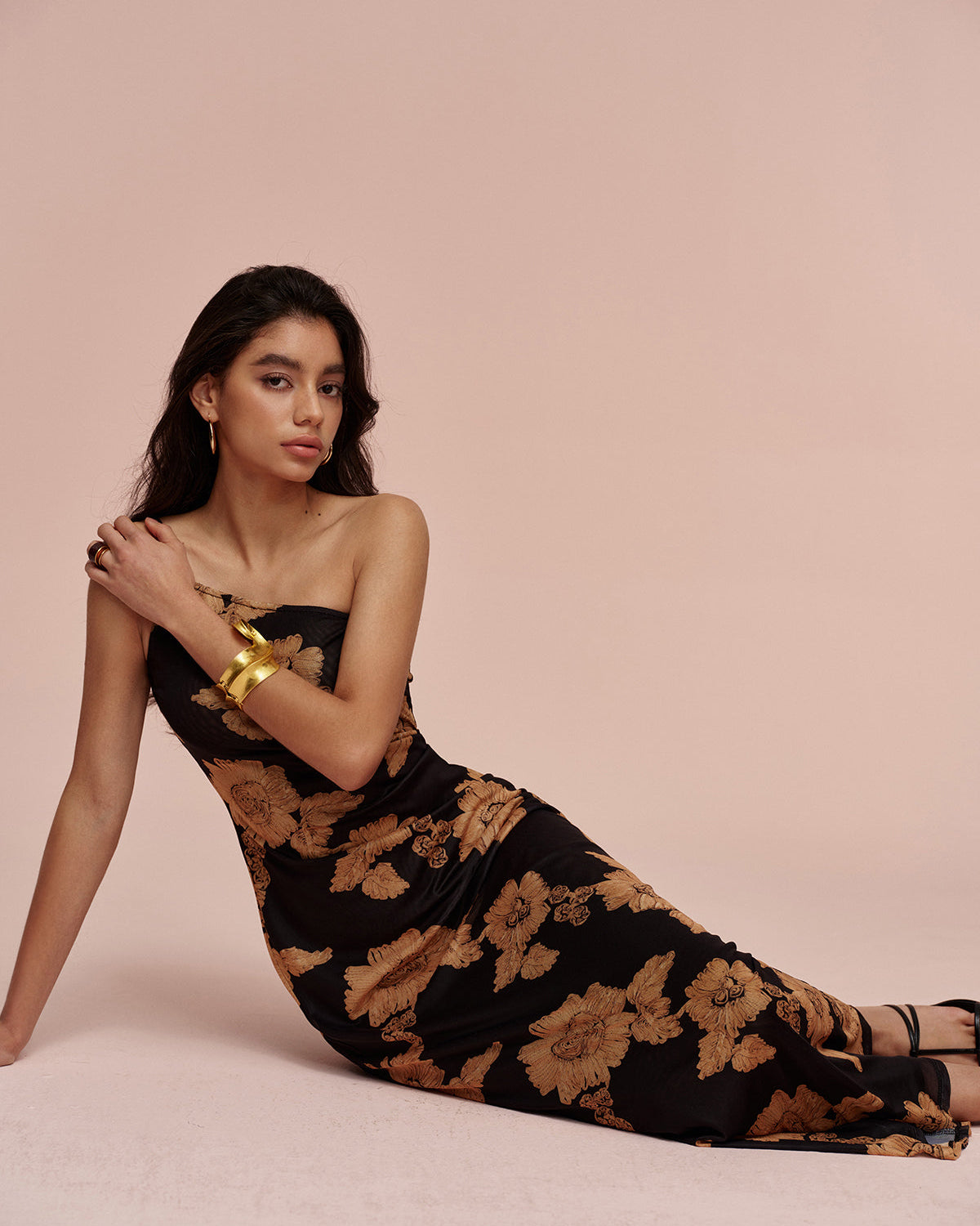 Asimetrik Omuz Dekolteli Desenli Elbise