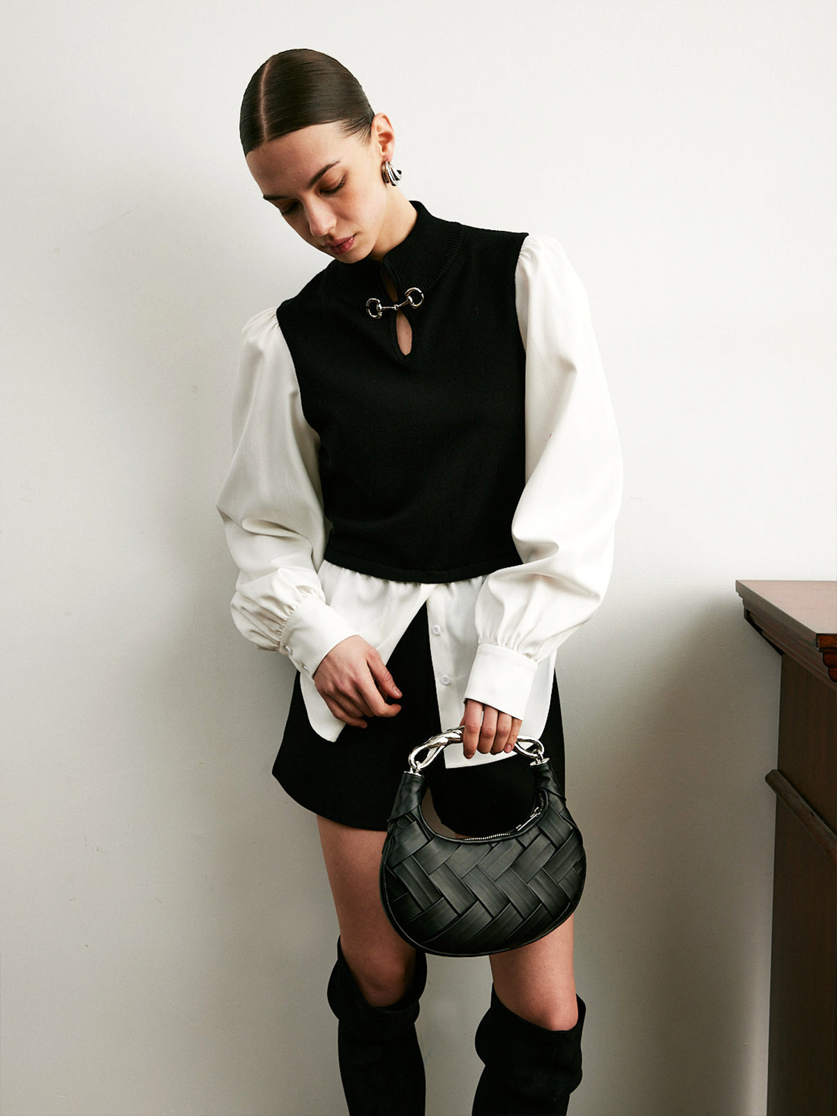 2’si 1 Arada Renk Bloklu Metal Detaylı Triko Bluz