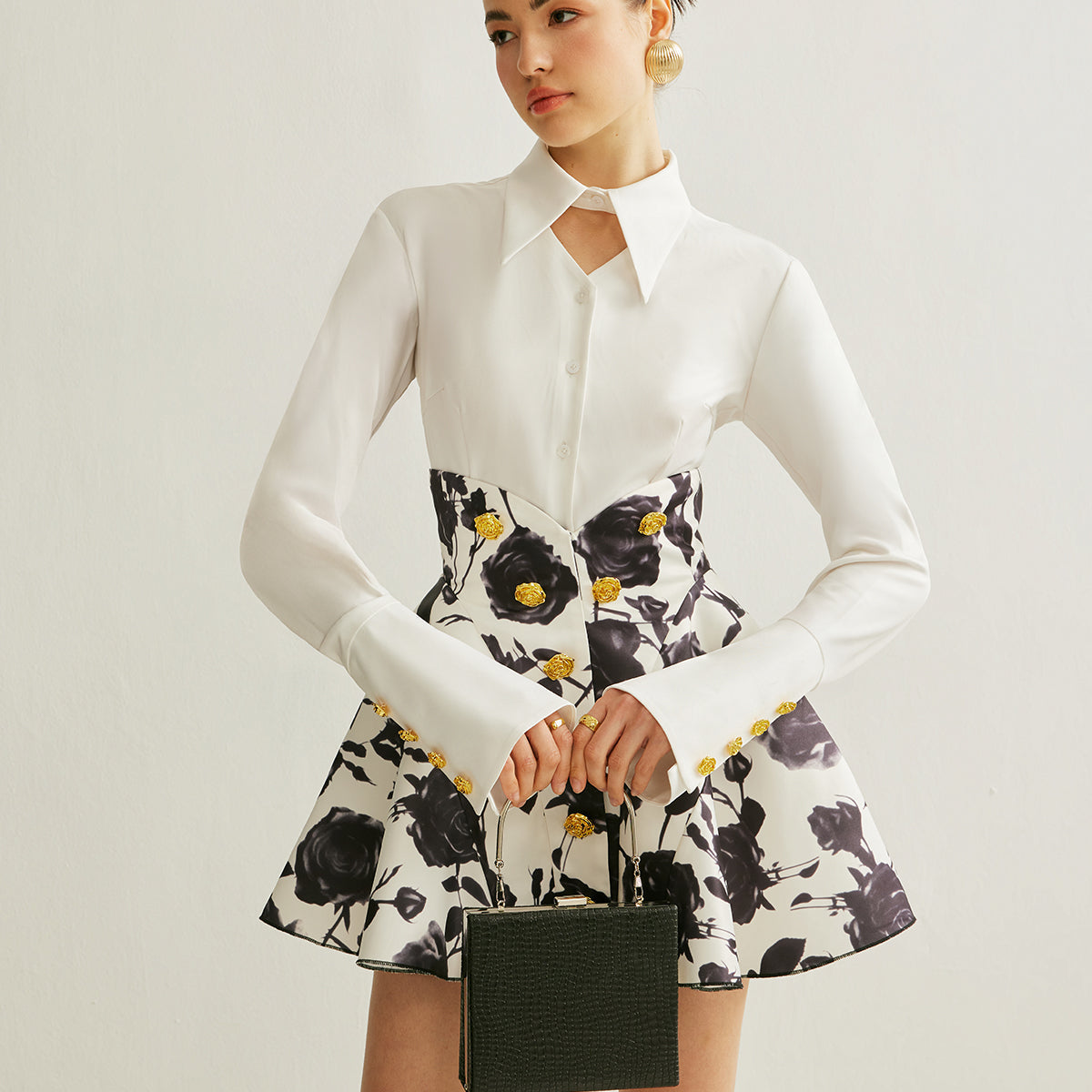 Metal Düğmeli Cutout Polo Yaka Bluz