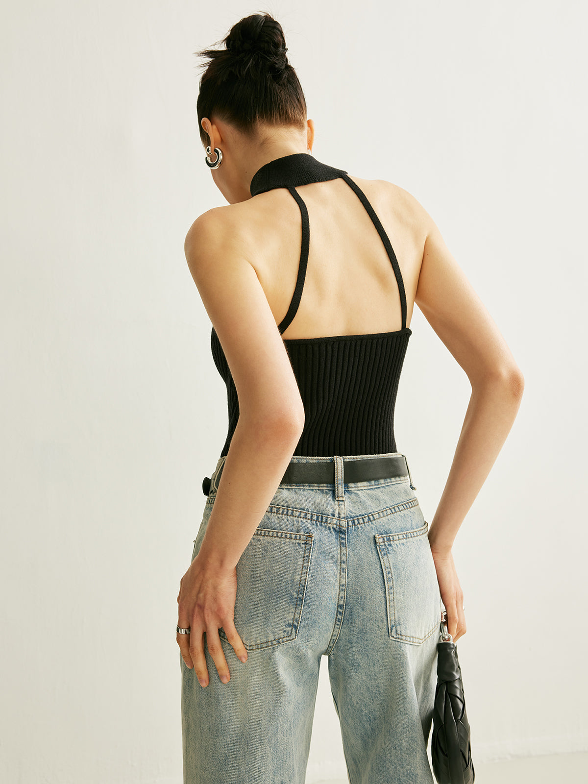 Halka Detaylı Ribanalı Halter Bluz