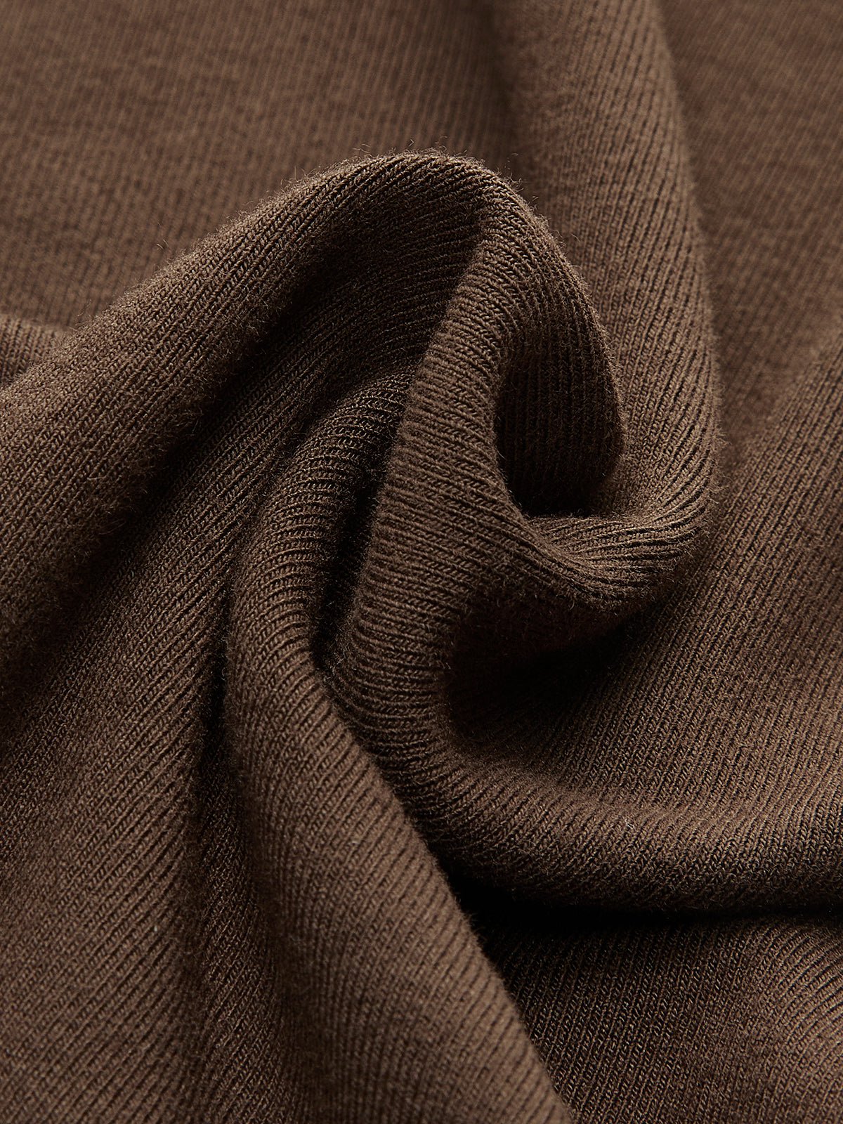 Asimetrik Metal Halkalı Yırtmaçlı Pileli Elbise