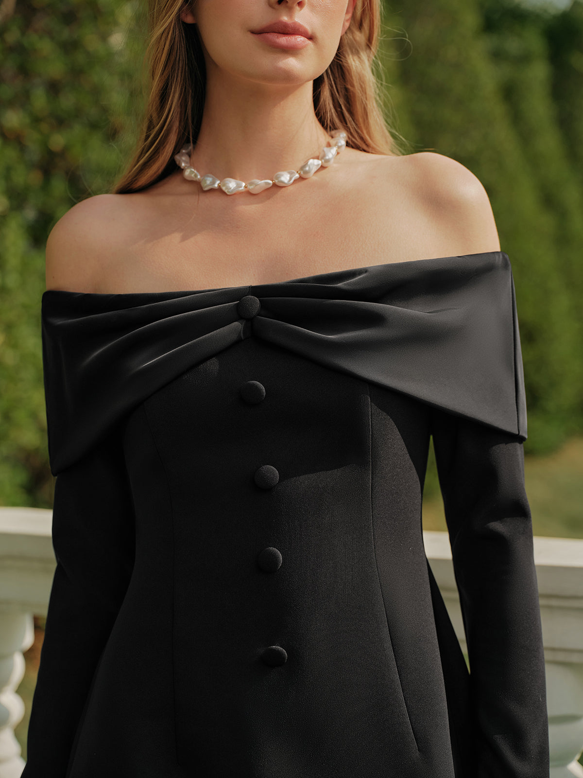 Zarif Düz Yaka Fermuarlı Kısa Elbise