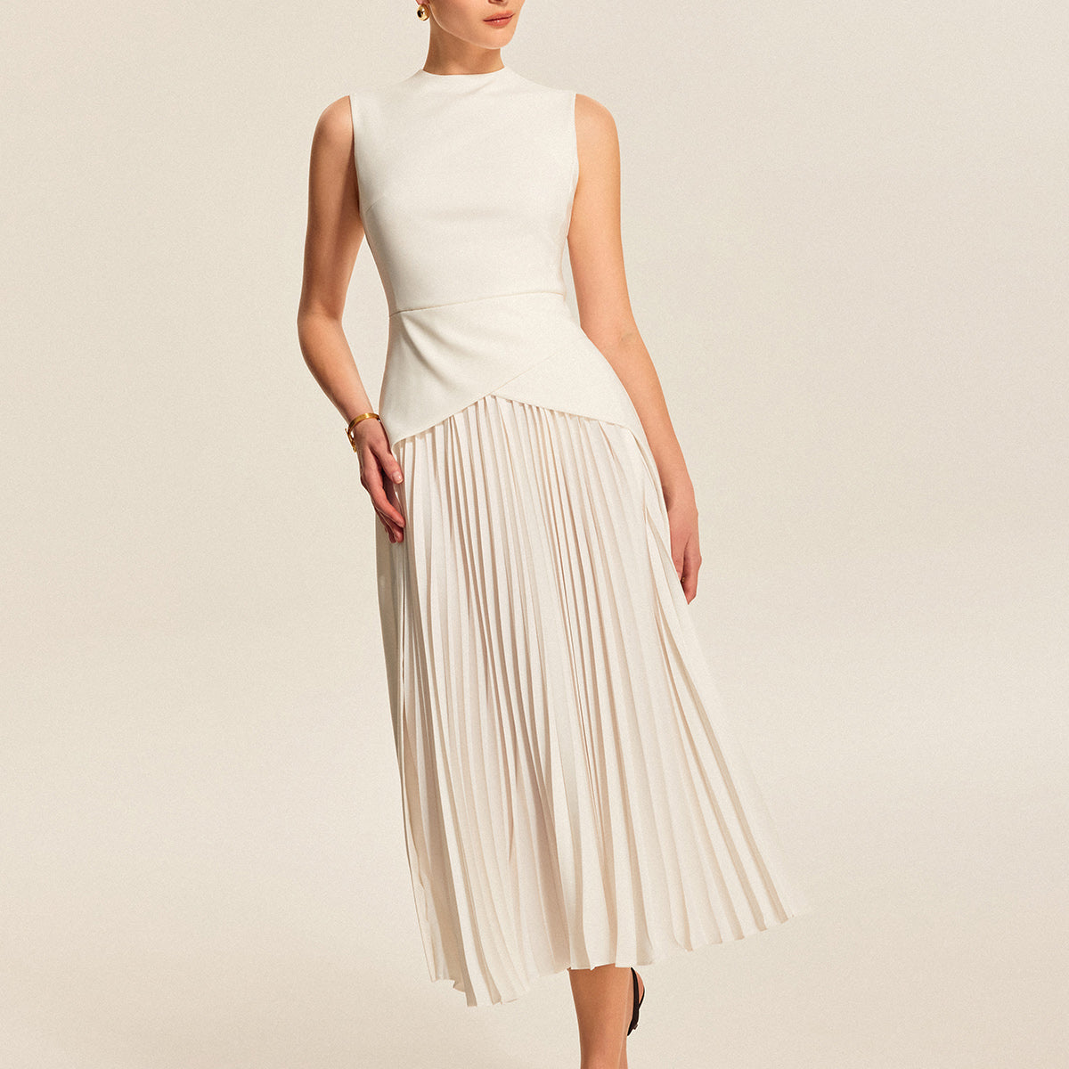 Kolsuz Pileli Elbise