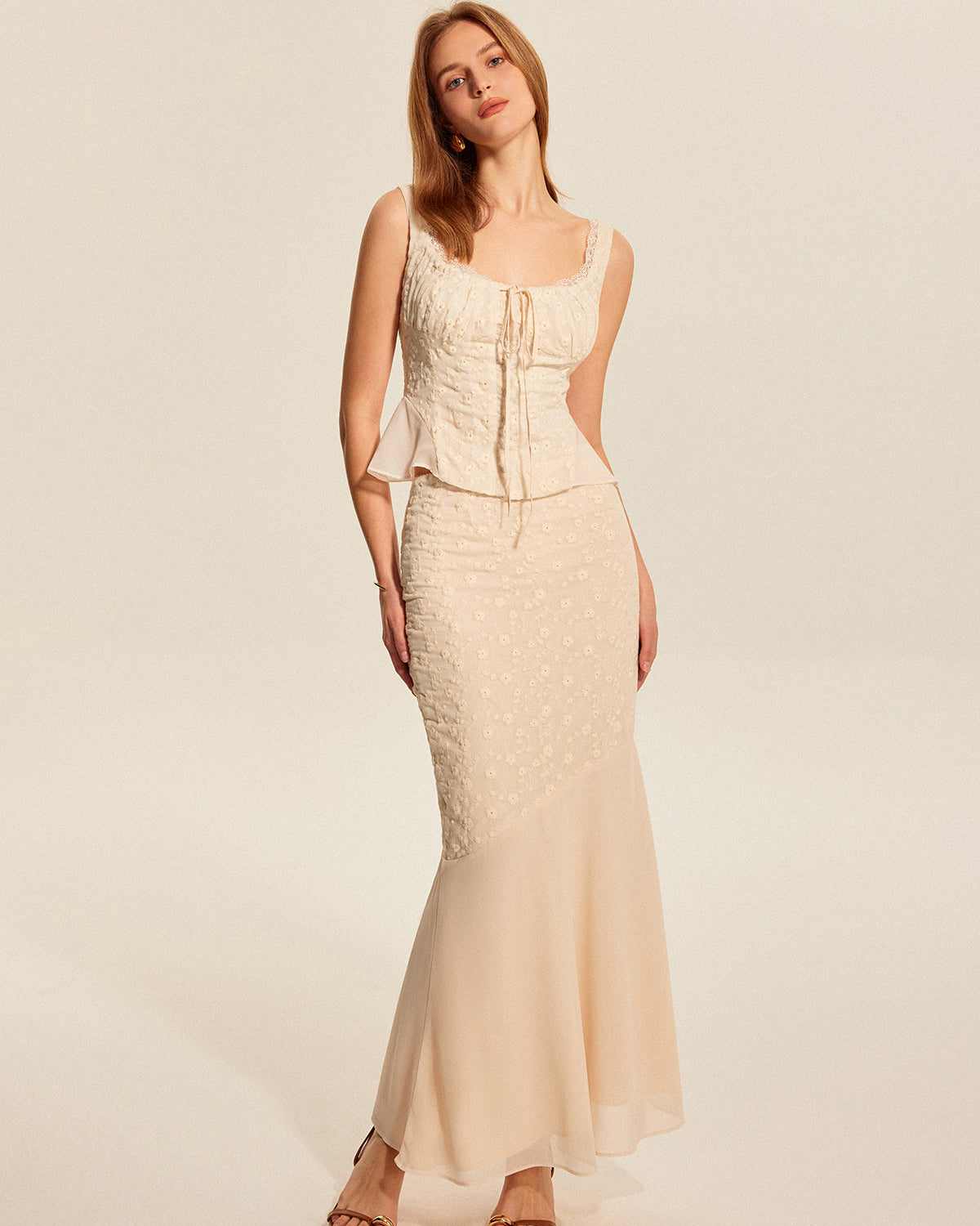 Çiçek Desenli Dantel Detaylı Peplum Bluz