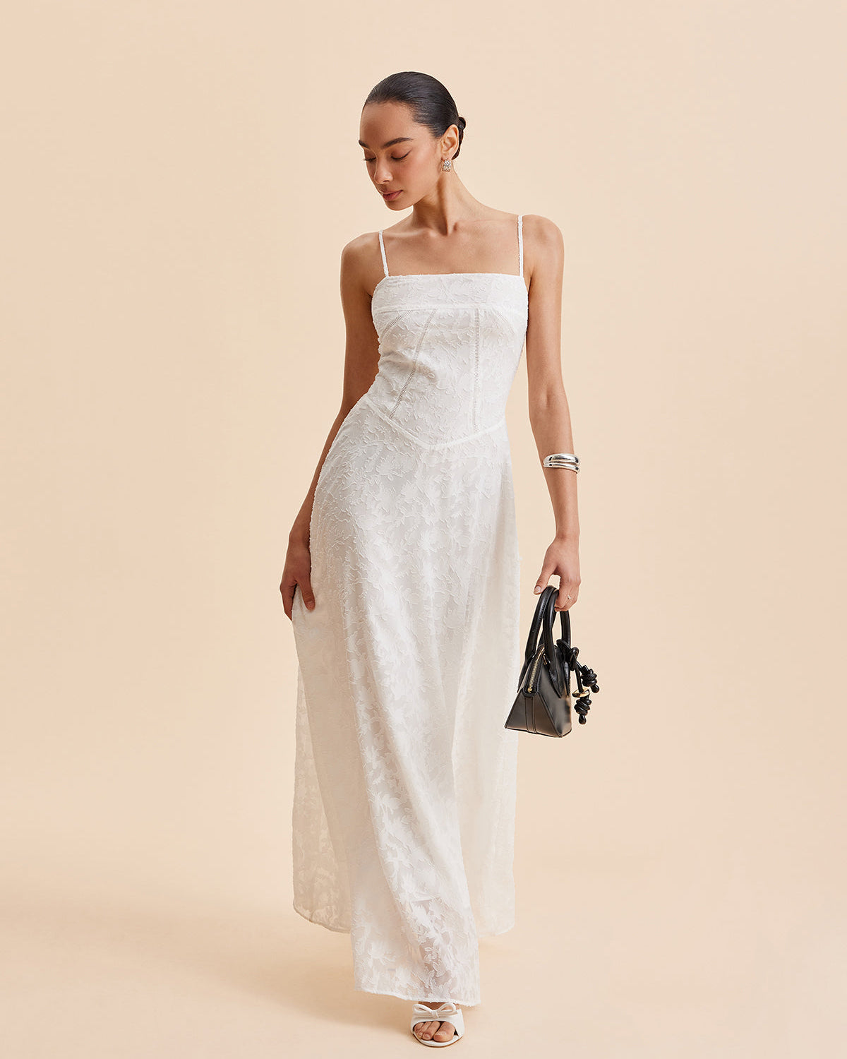 Şifon Çiçek Desenli Dantelli Askılı Elbise