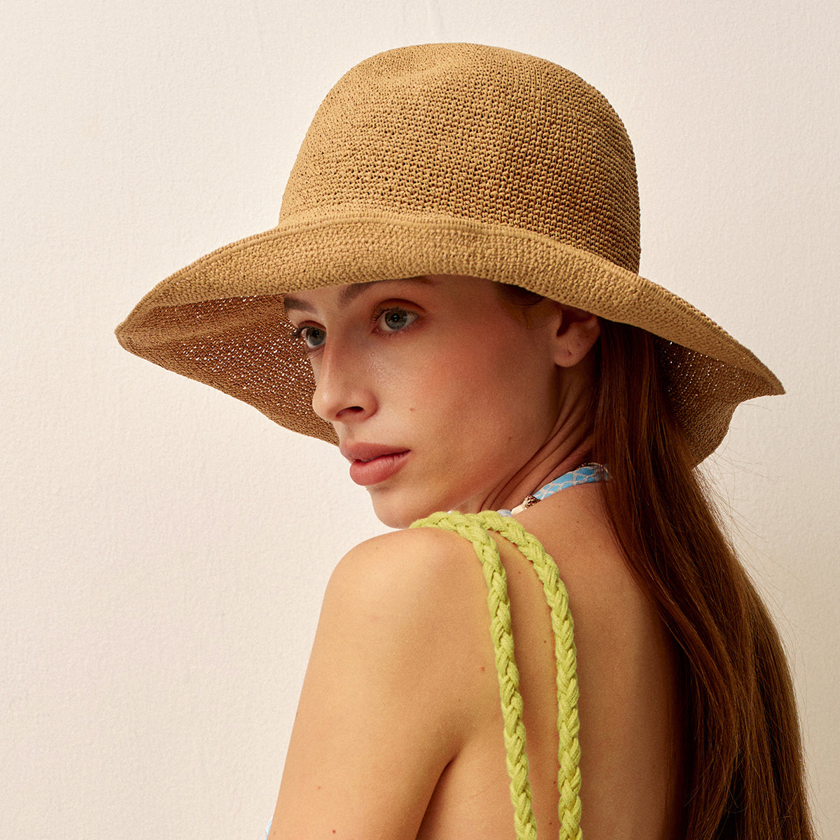 Geniş Kenarlı Hasır Güneş Şapkası