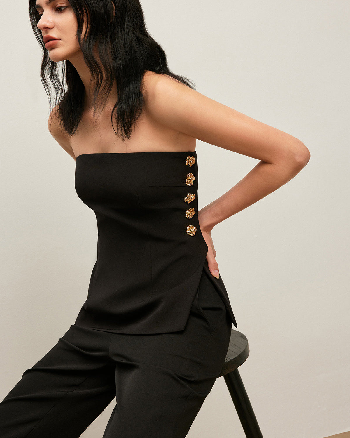 Yan Düğme Detaylı Askısız Bluz