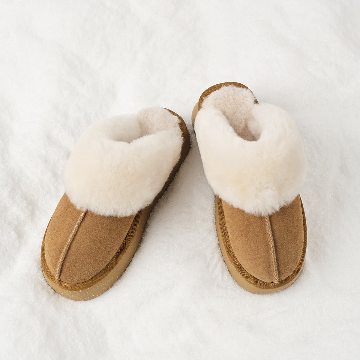 Kalın Tabanlı Peluş Ev Terliği