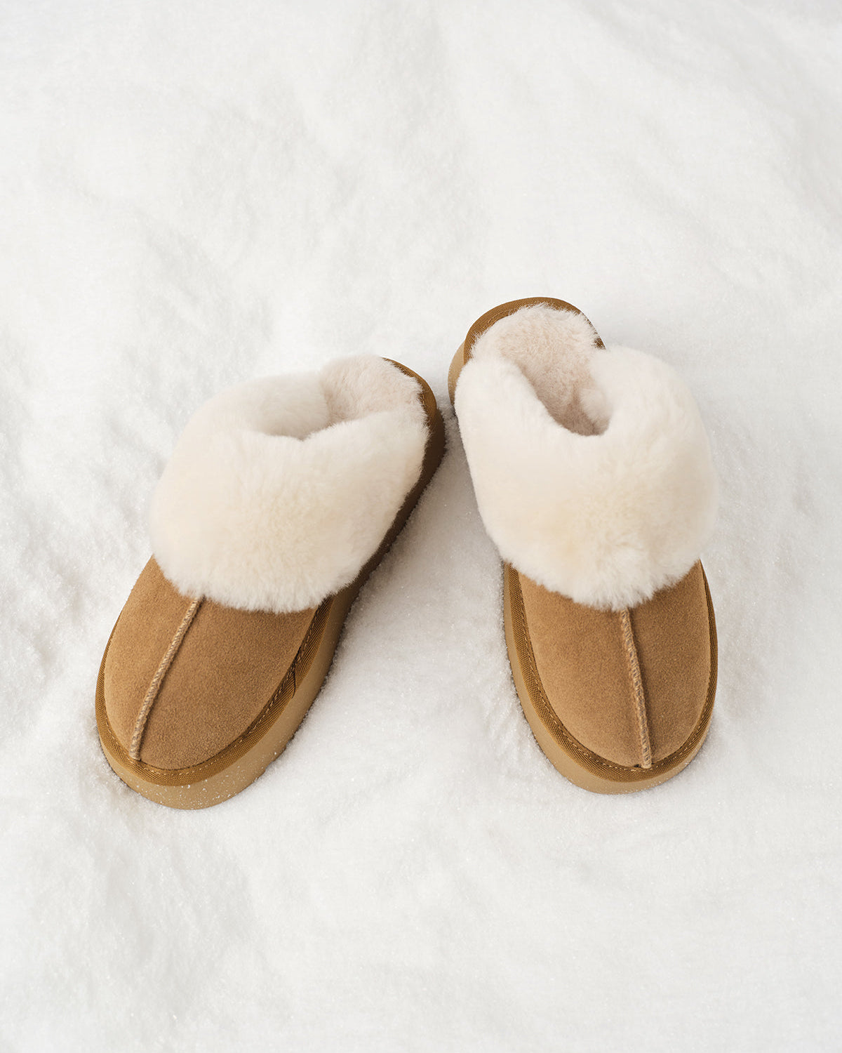 Kalın Tabanlı Peluş Ev Terliği