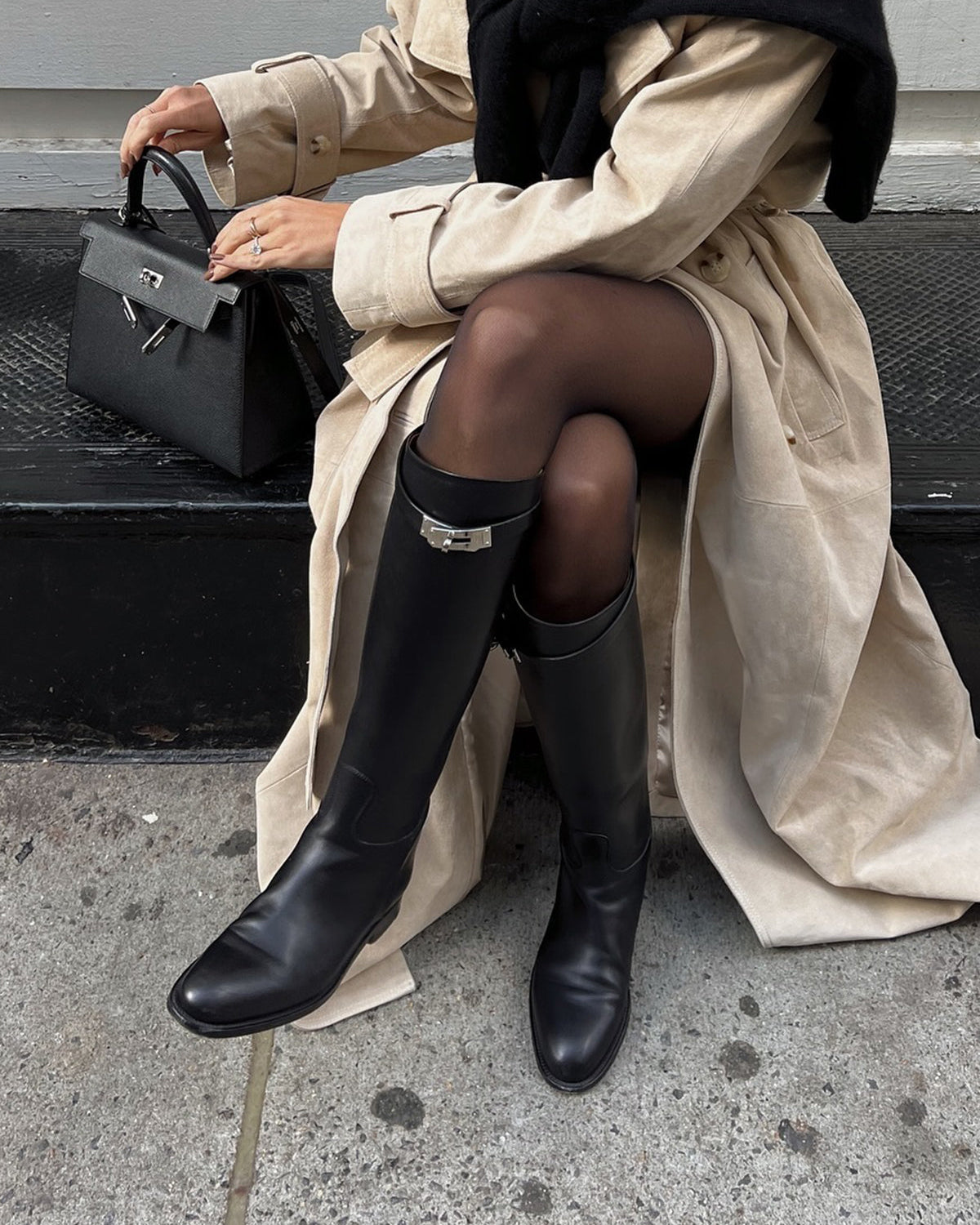 Kemer Detaylı Diz Boyu Şövalye Çizmesi