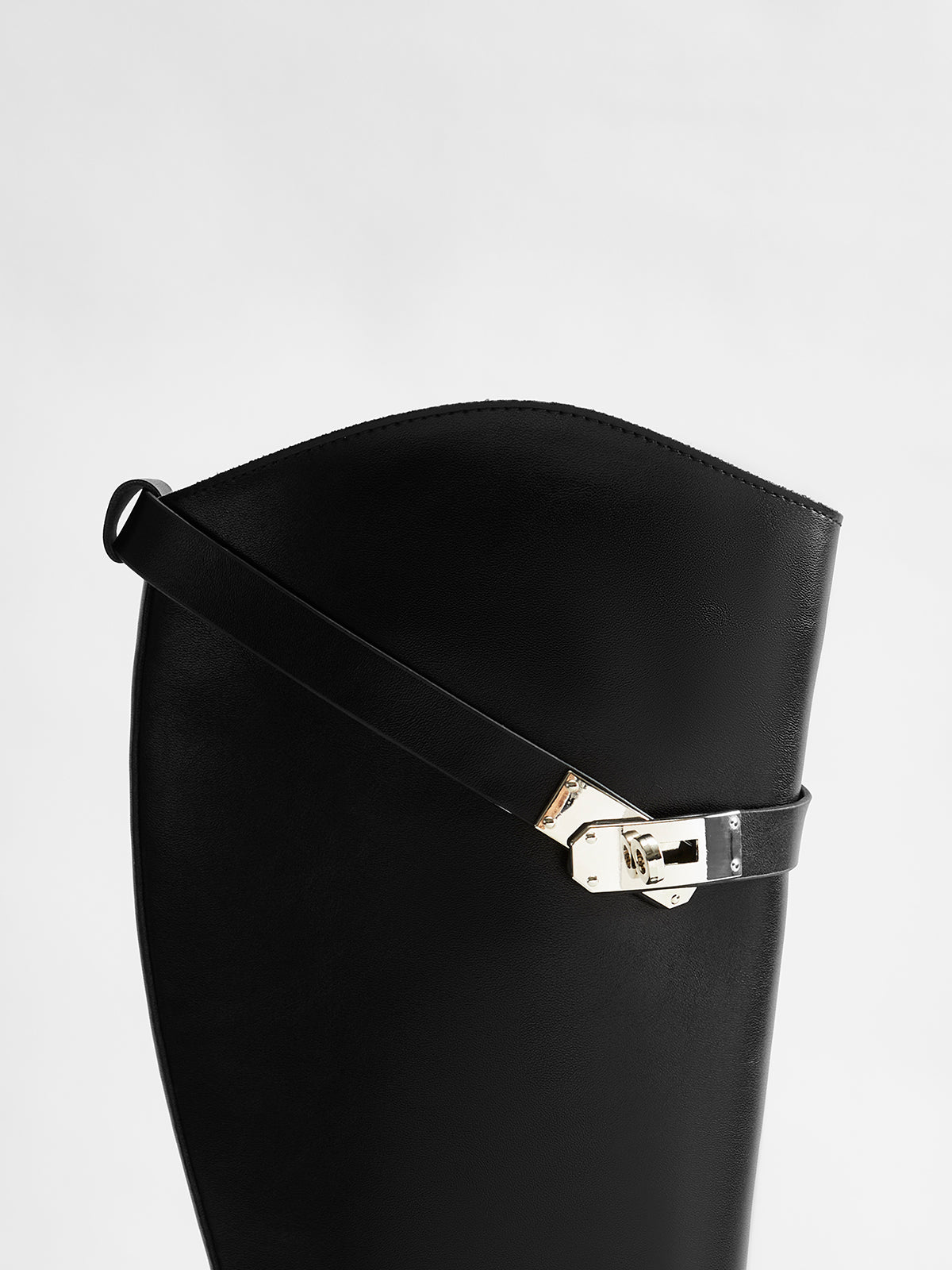 Kemer Detaylı Diz Boyu Şövalye Çizmesi