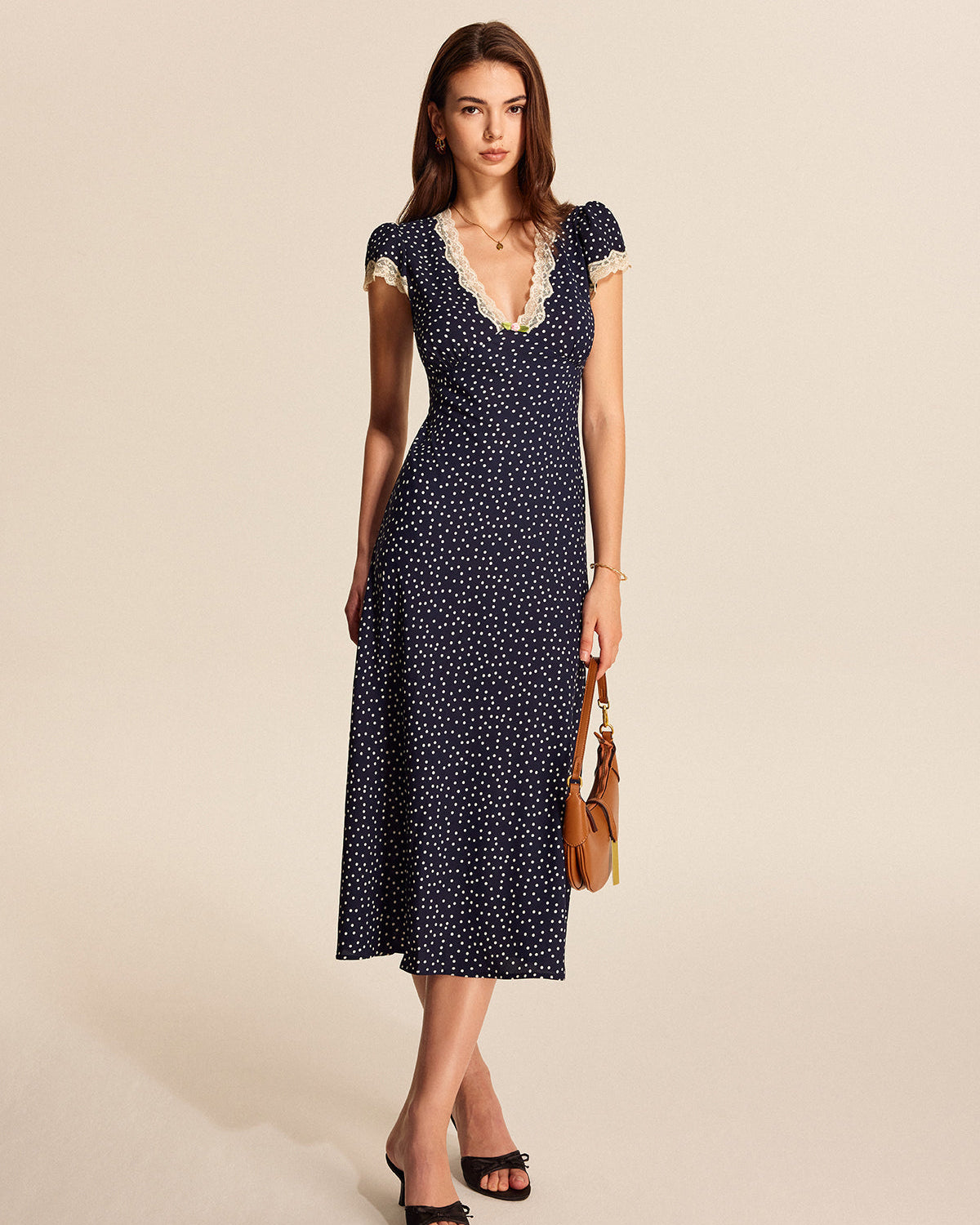 Puantiye Desenli Dantel Detaylı Elbise