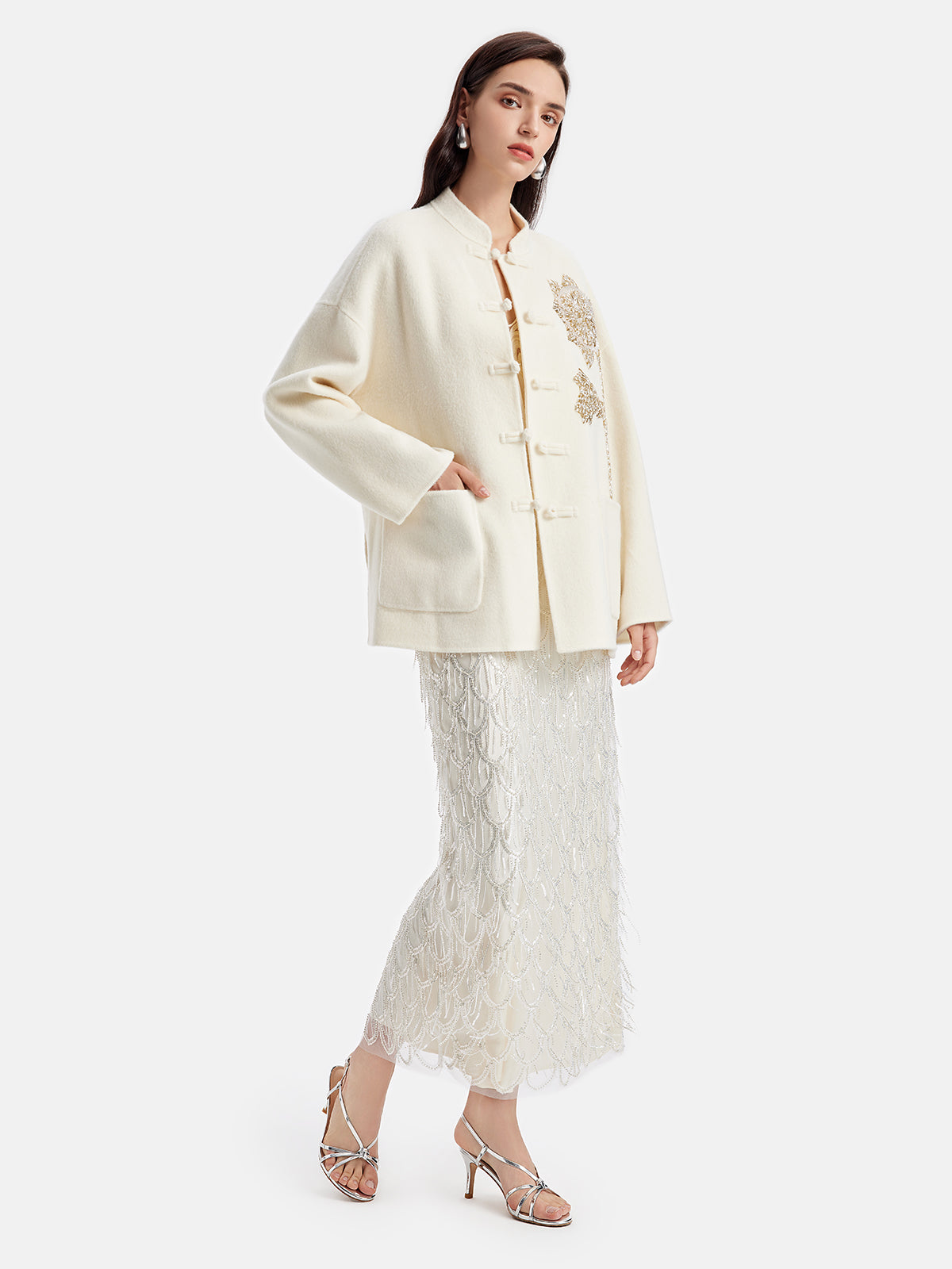 Şık Nakışlı Uzun Kollu Ceket