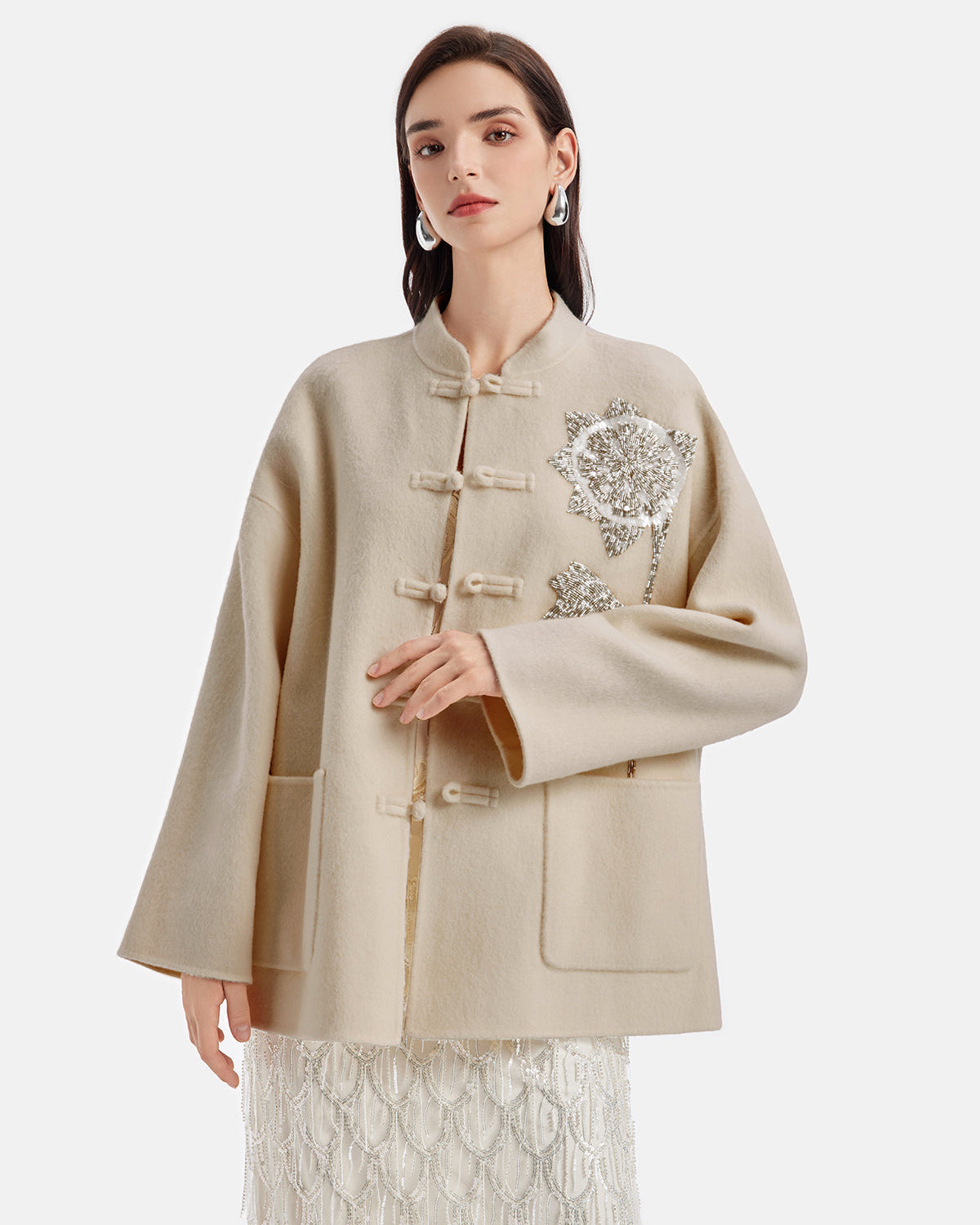 Şık Nakışlı Uzun Kollu Ceket