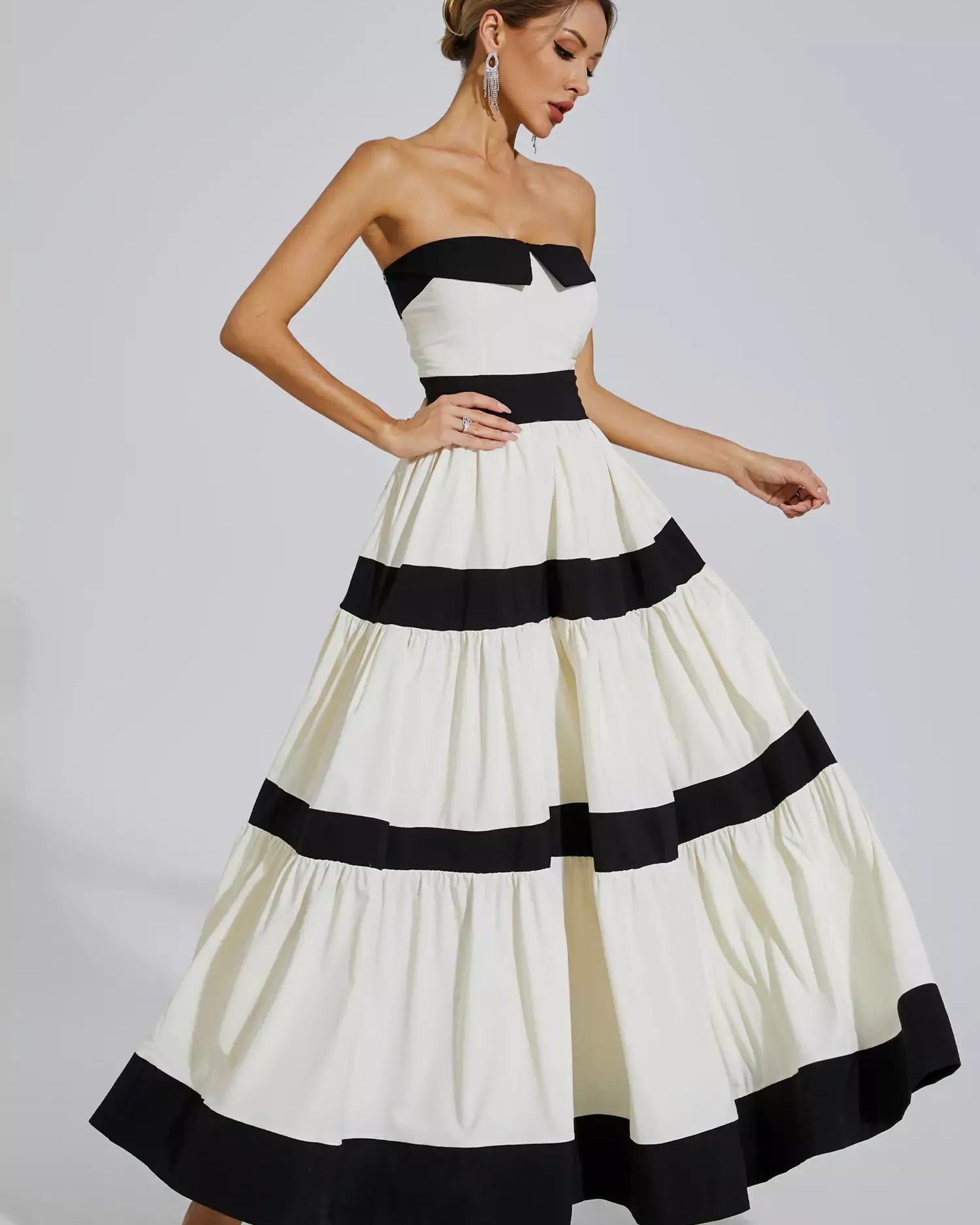 Valery Beyaz Çizgili Fiyonklu Uzun Elbise