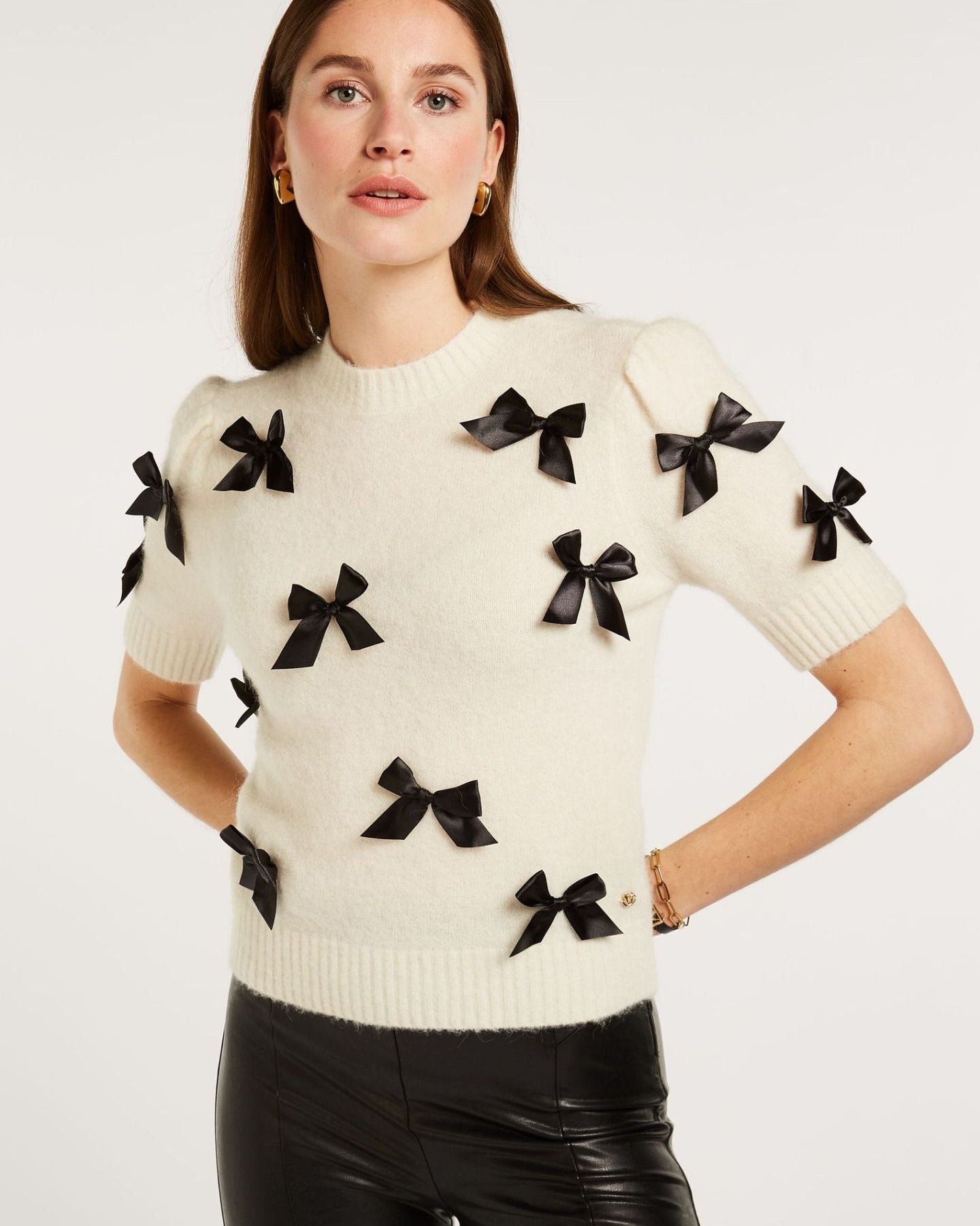 Fiyonk İşlemeli Kısa Kol Kazak