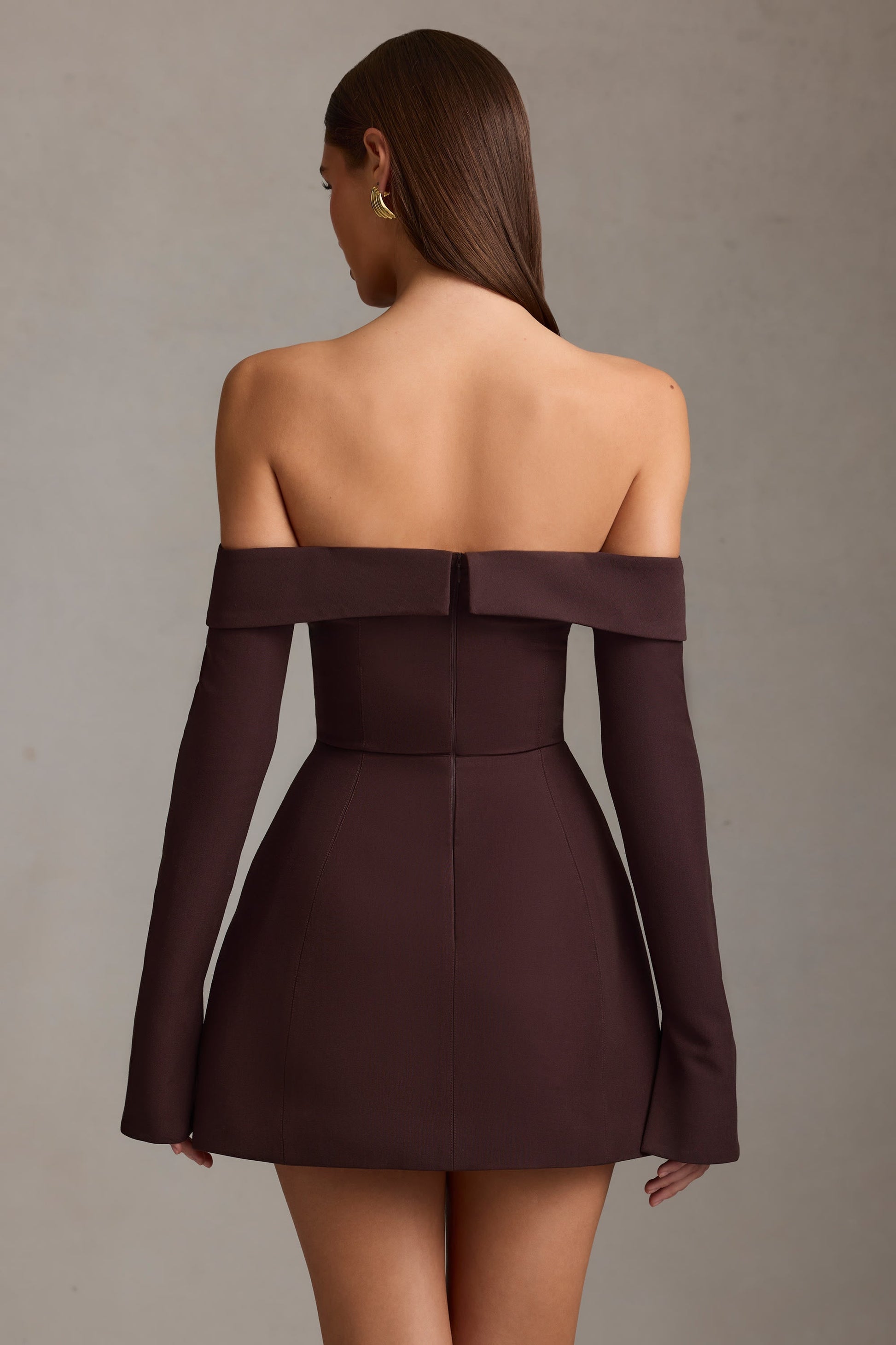 Seraphina Off-Shoulder Yapılandırılmış A Kesim Mini Elbise – Çikolata Kahvesi