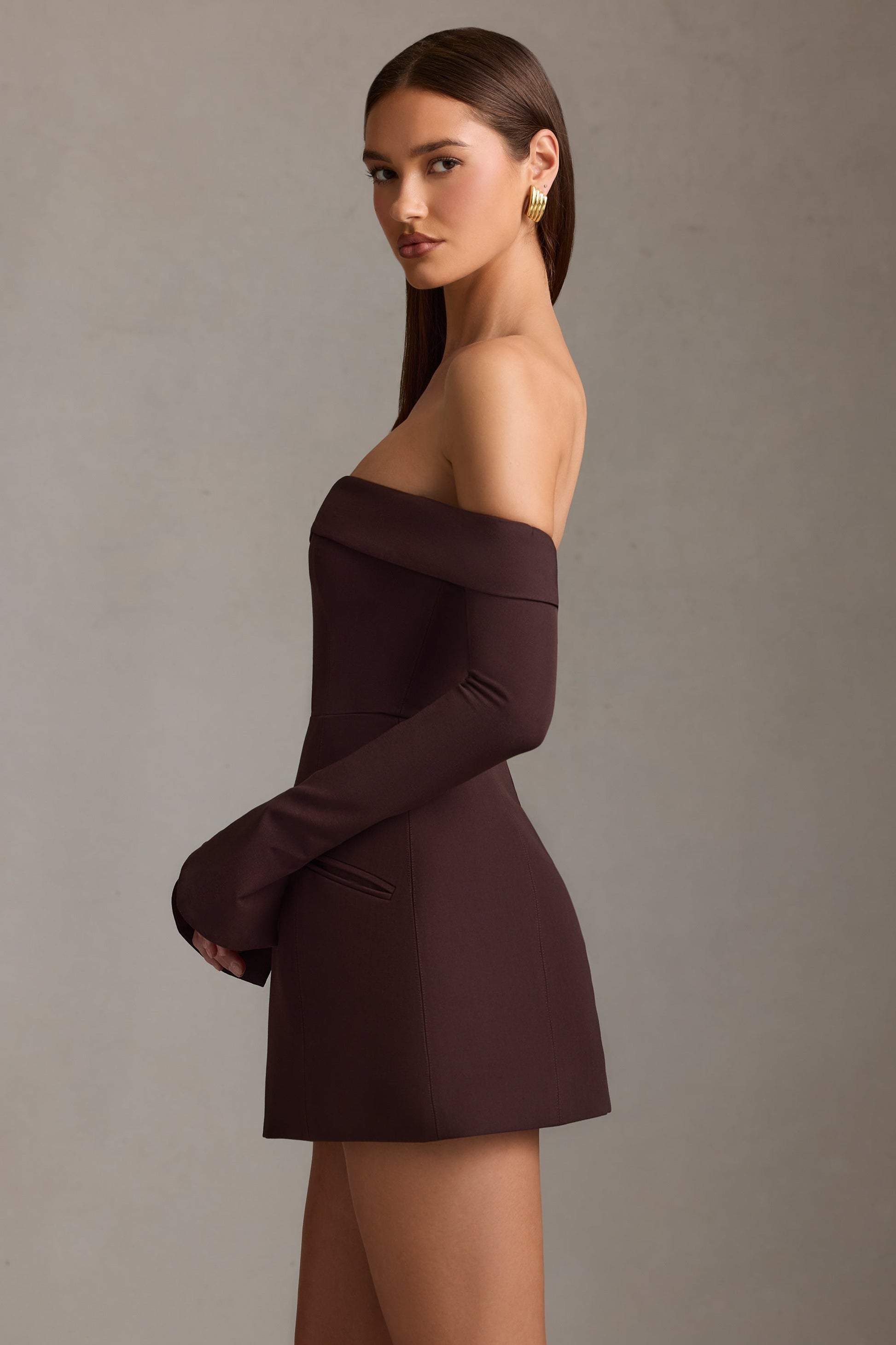 Seraphina Off-Shoulder Yapılandırılmış A Kesim Mini Elbise – Çikolata Kahvesi