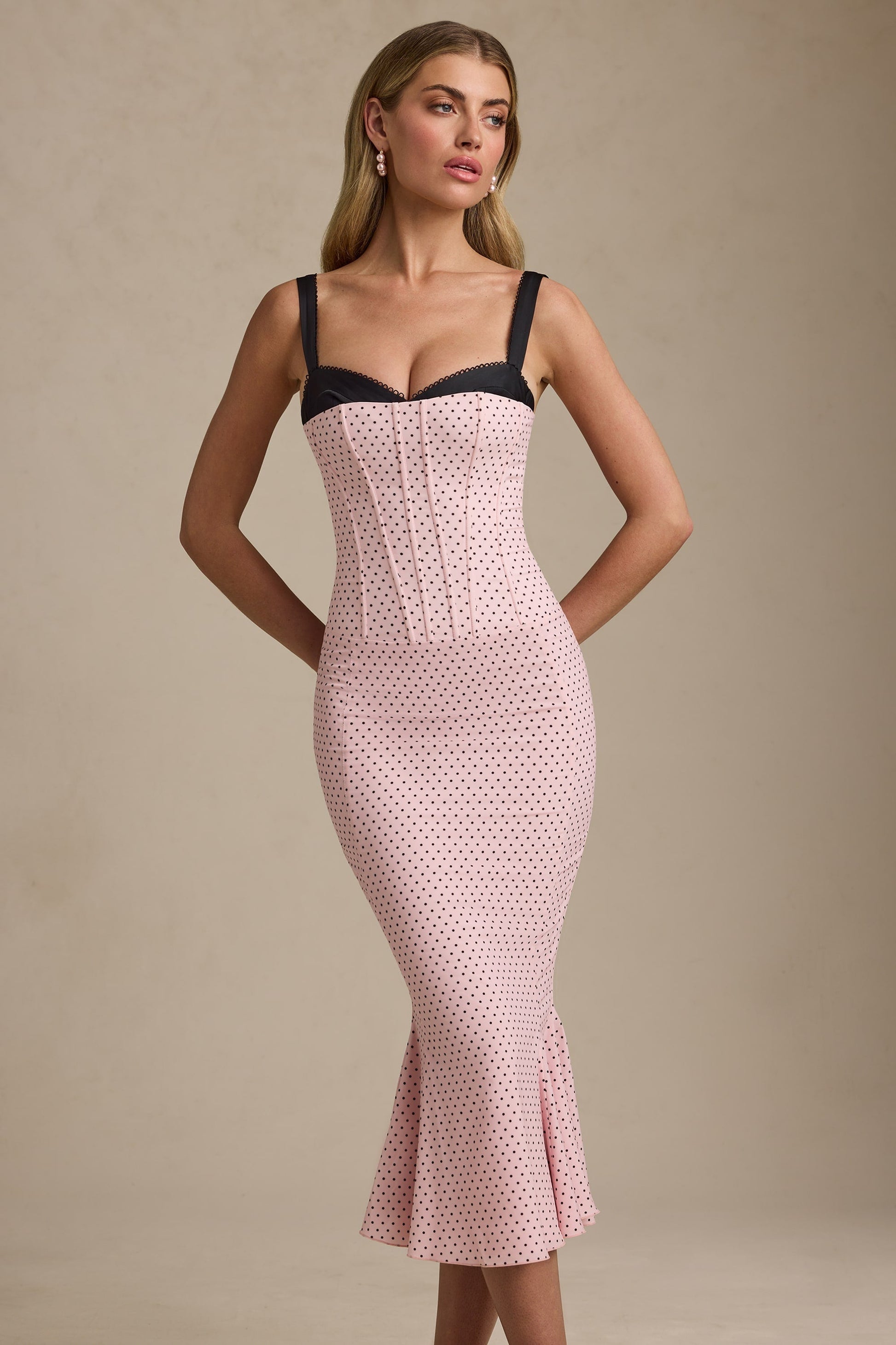 Valentina Bra Detaylı Balık Form Midaxi Elbise – Pembe Puantiyeli