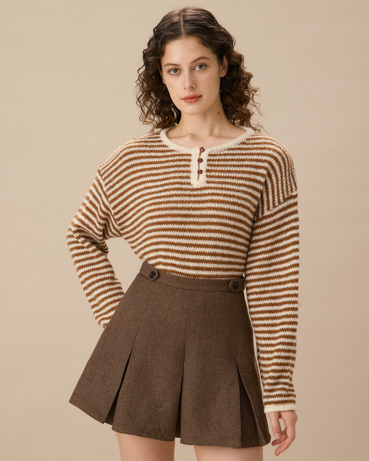 Kahverengi Çizgili Düşük Omuzlu Kazak